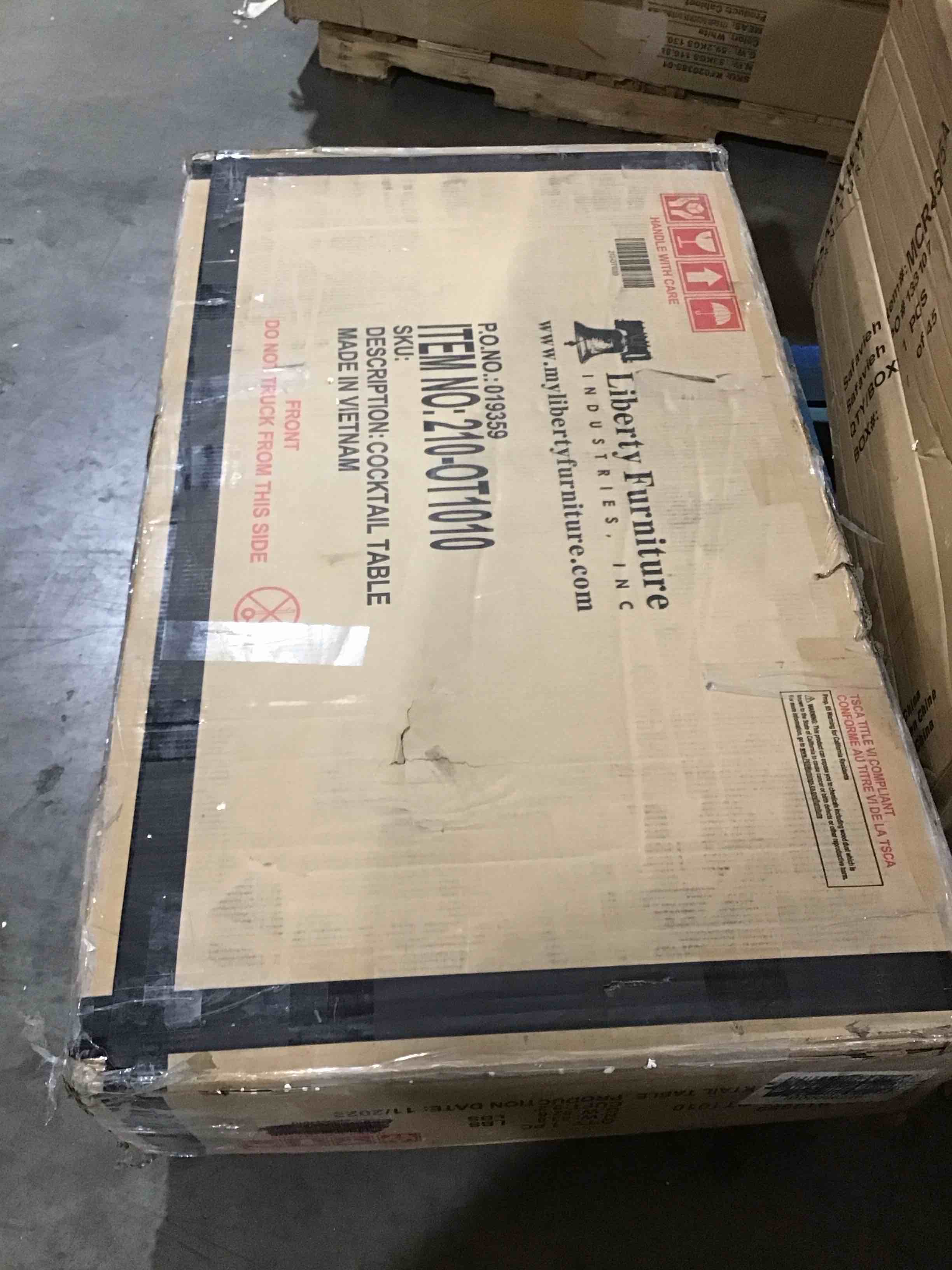 Liberty Furniture Living Room Cocktail Table 210-OT1010