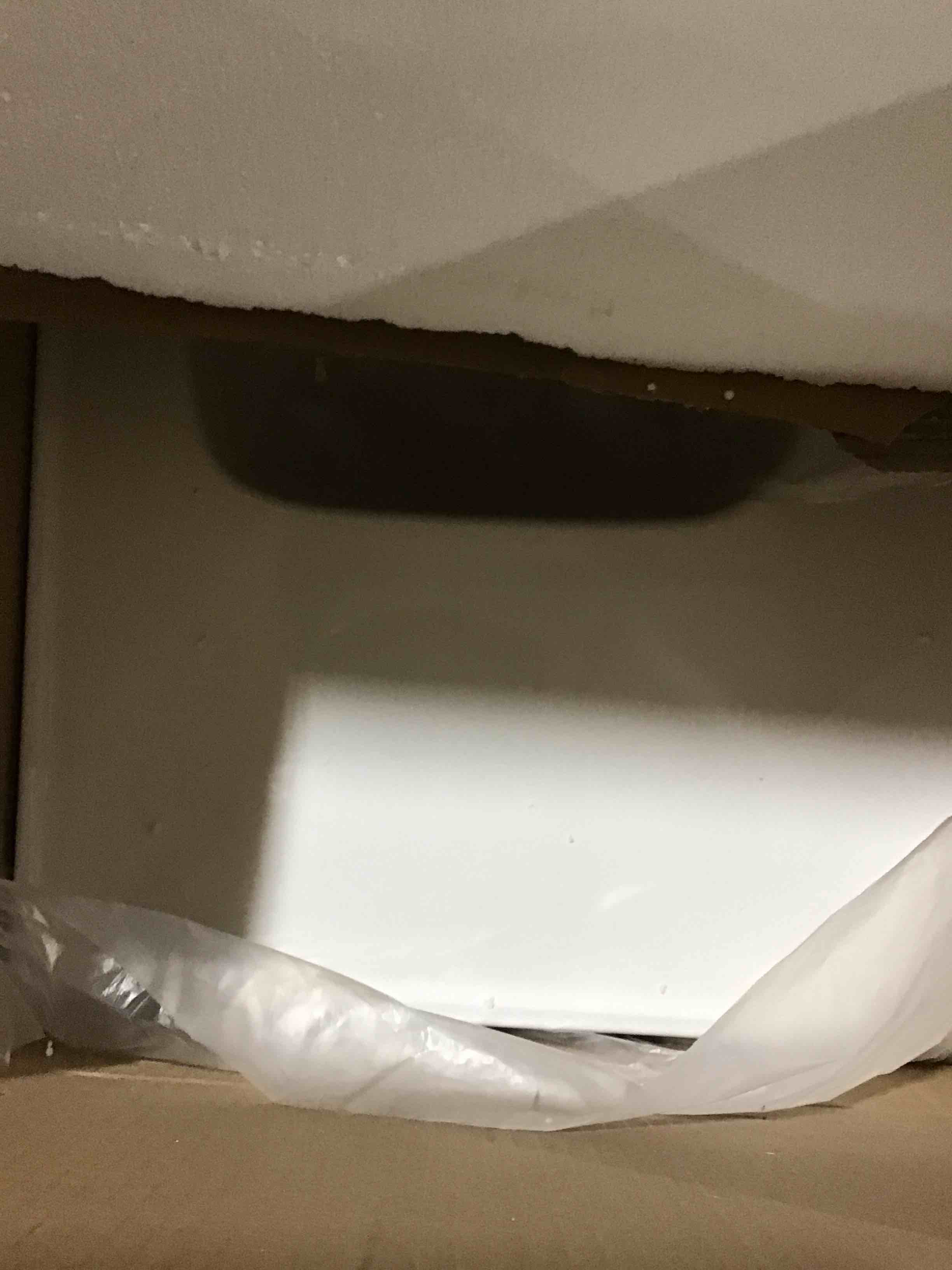 https://s3.amazonaws.com/lotting-images-prod/bidfta/RED6354021_1714568575680.jpeg