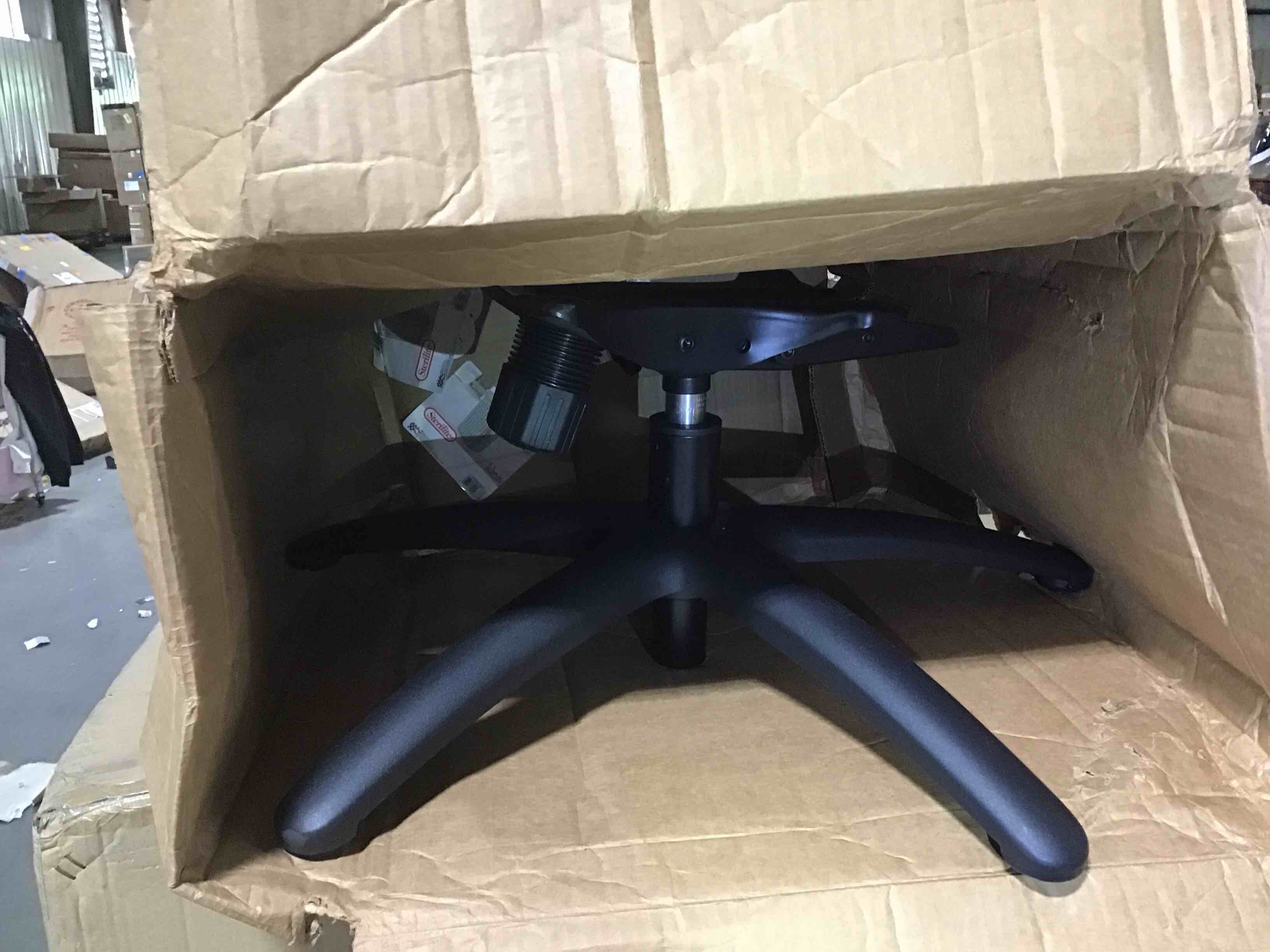https://s3.amazonaws.com/lotting-images-prod/bidfta/RED6354564_1713280621017.jpeg