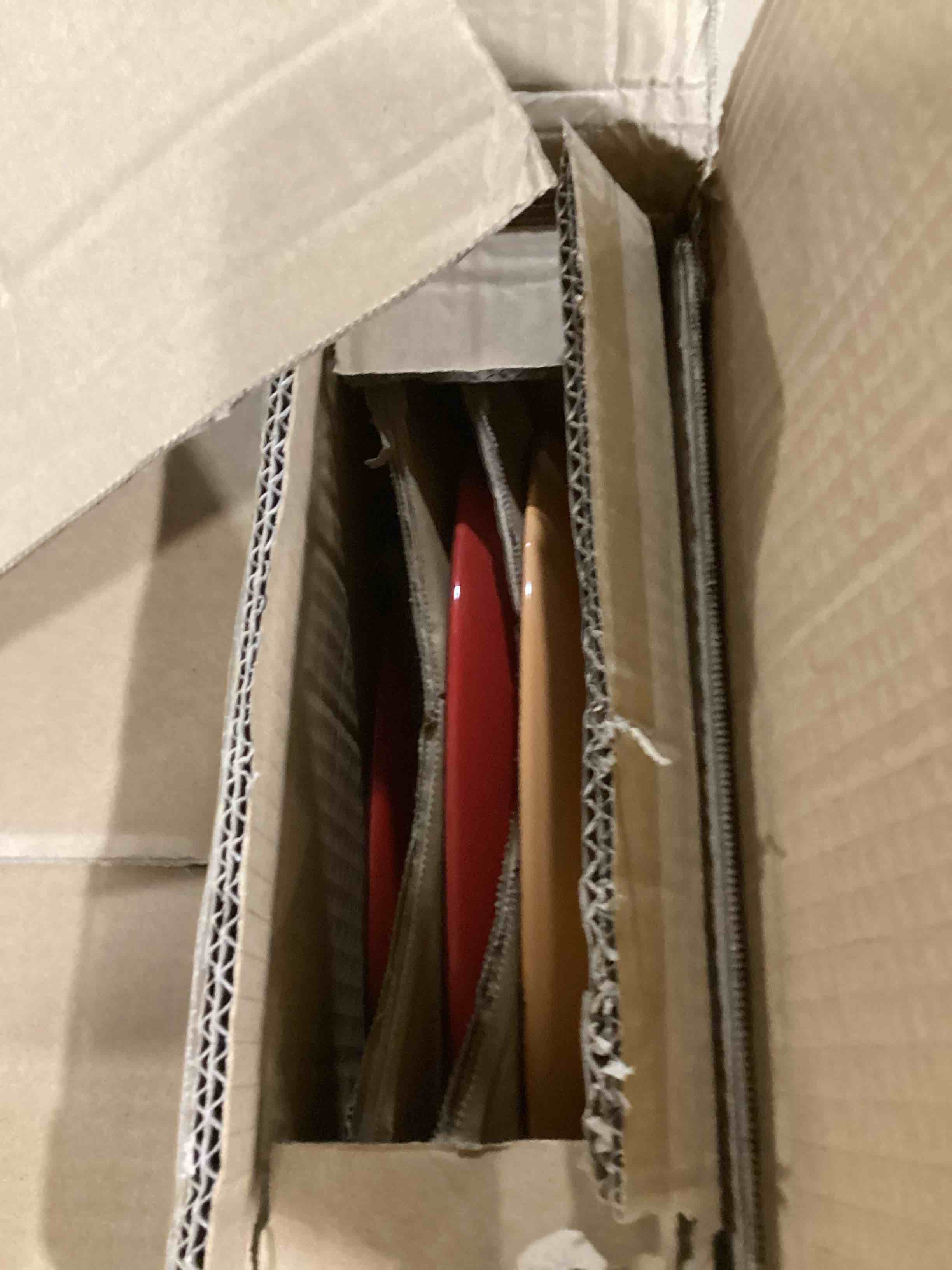 https://s3.amazonaws.com/lotting-images-prod/bidfta/RED6354955_1713807114887.jpeg