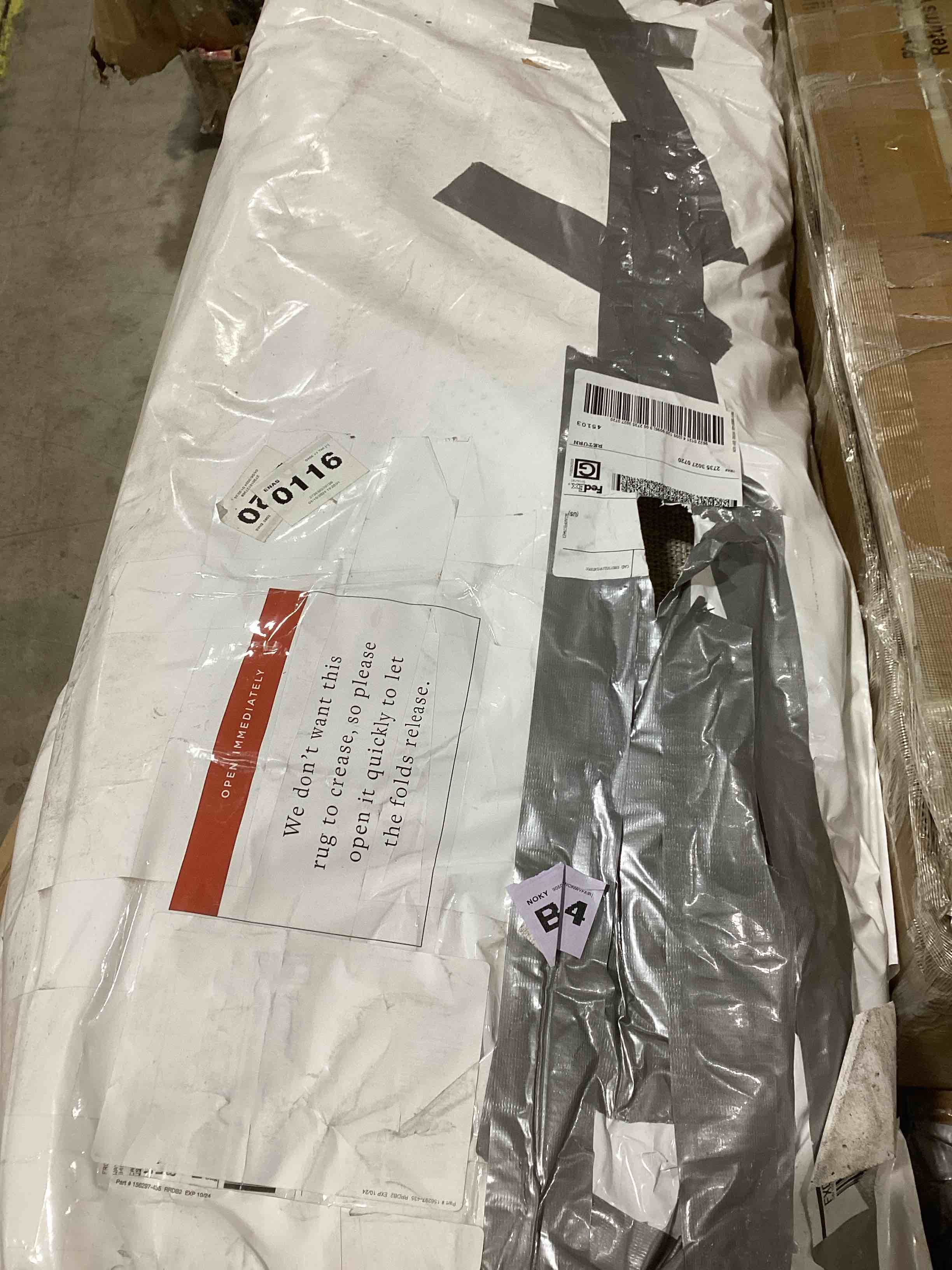 https://s3.amazonaws.com/lotting-images-prod/bidfta/RED6355211_1714134322131.jpeg