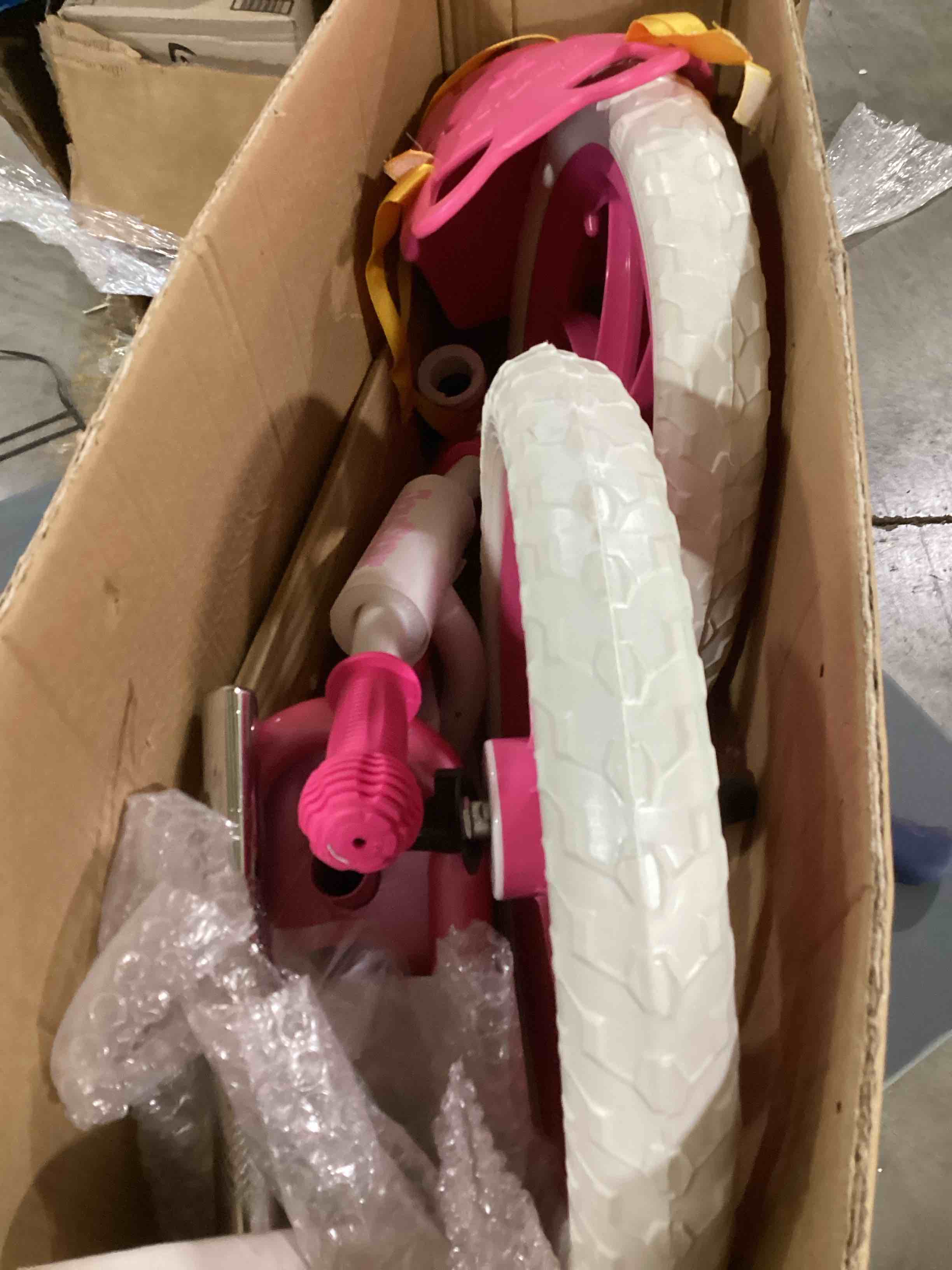 https://s3.amazonaws.com/lotting-images-prod/bidfta/RED6355278_1714158627321.jpeg