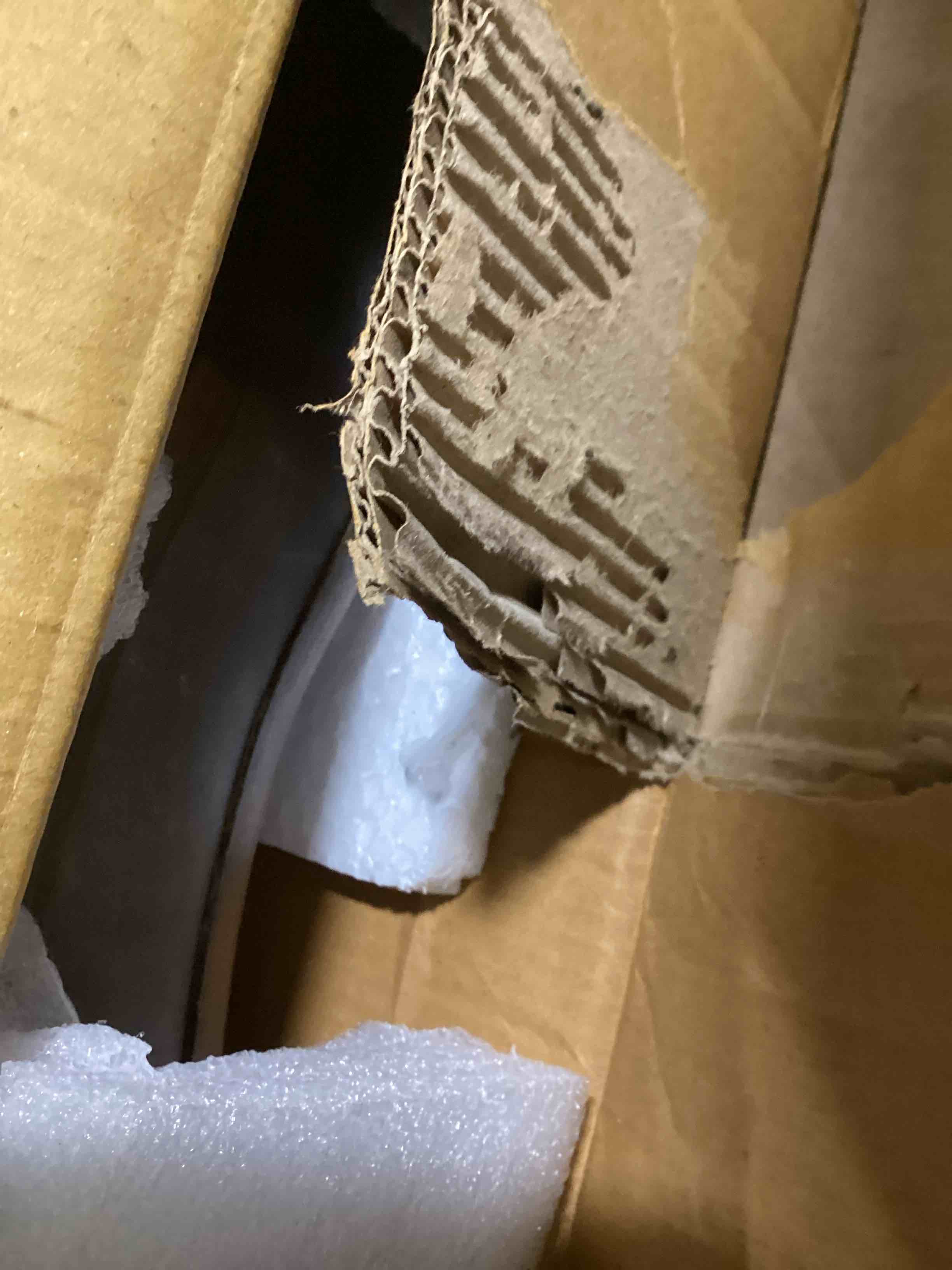 https://s3.amazonaws.com/lotting-images-prod/bidfta/RED6355332_1714574826531.jpeg