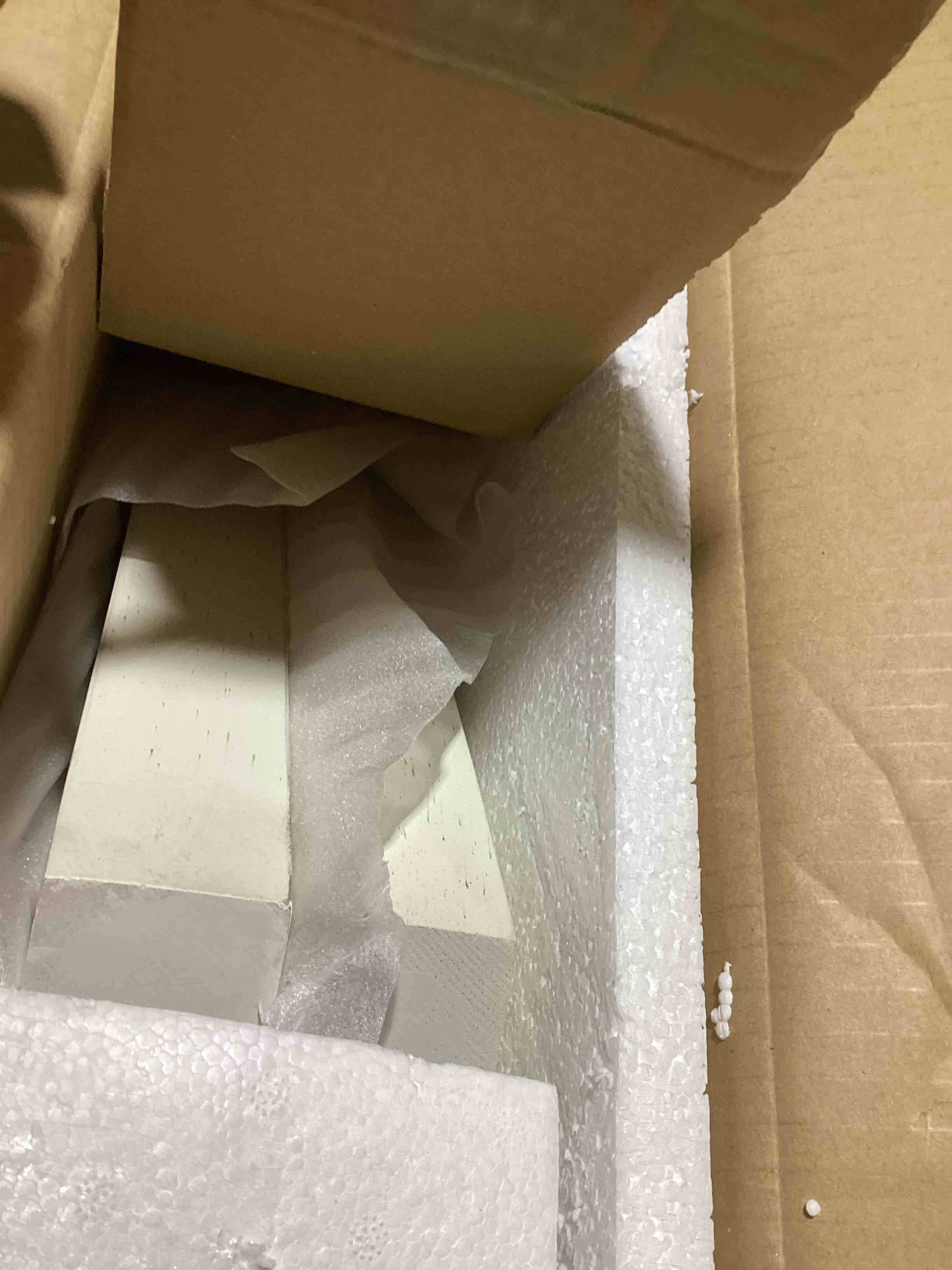 https://s3.amazonaws.com/lotting-images-prod/bidfta/RED6355409_1714654696389.jpeg