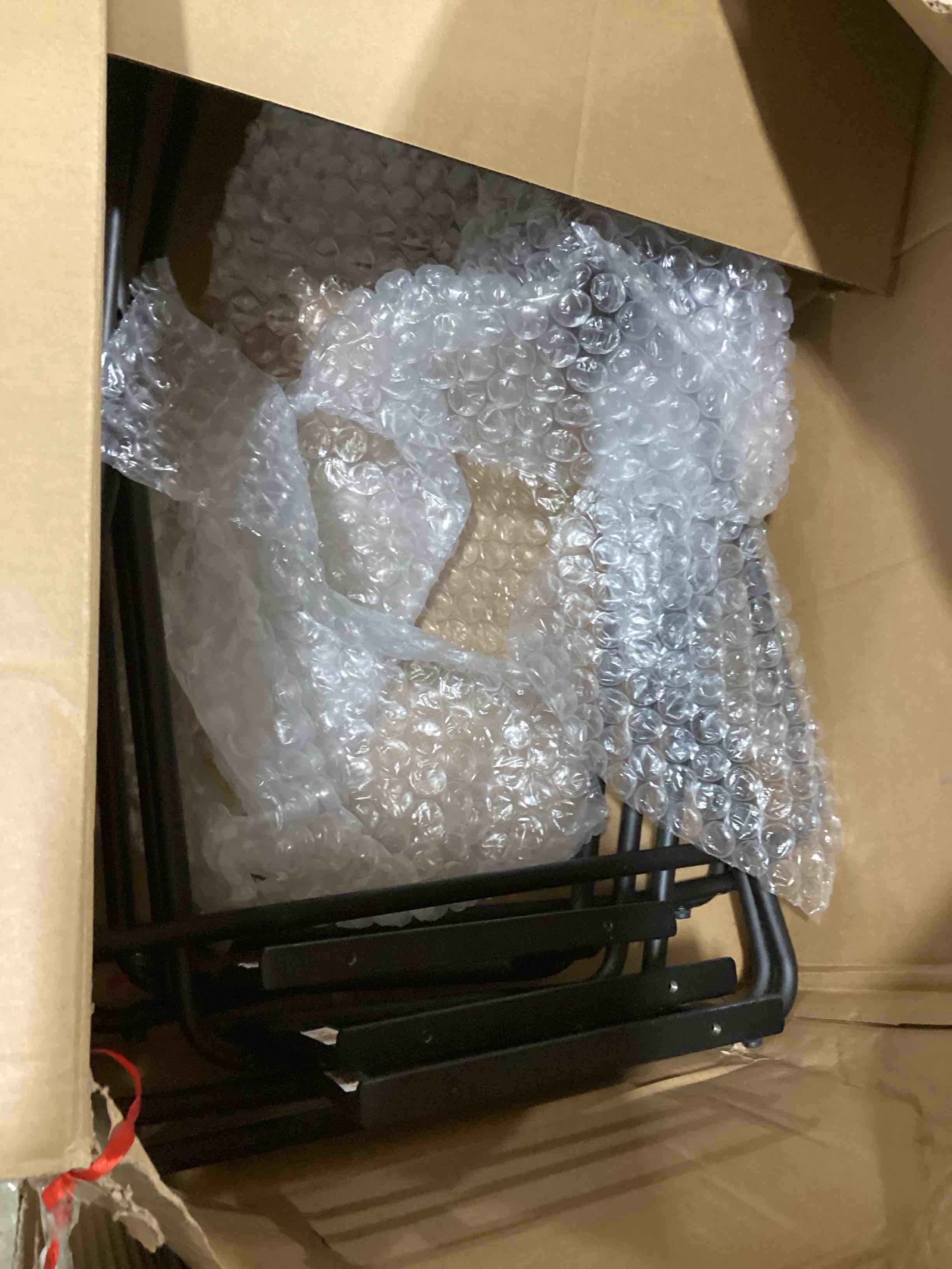 https://s3.amazonaws.com/lotting-images-prod/bidfta/RED6355853_1715183714991.jpeg