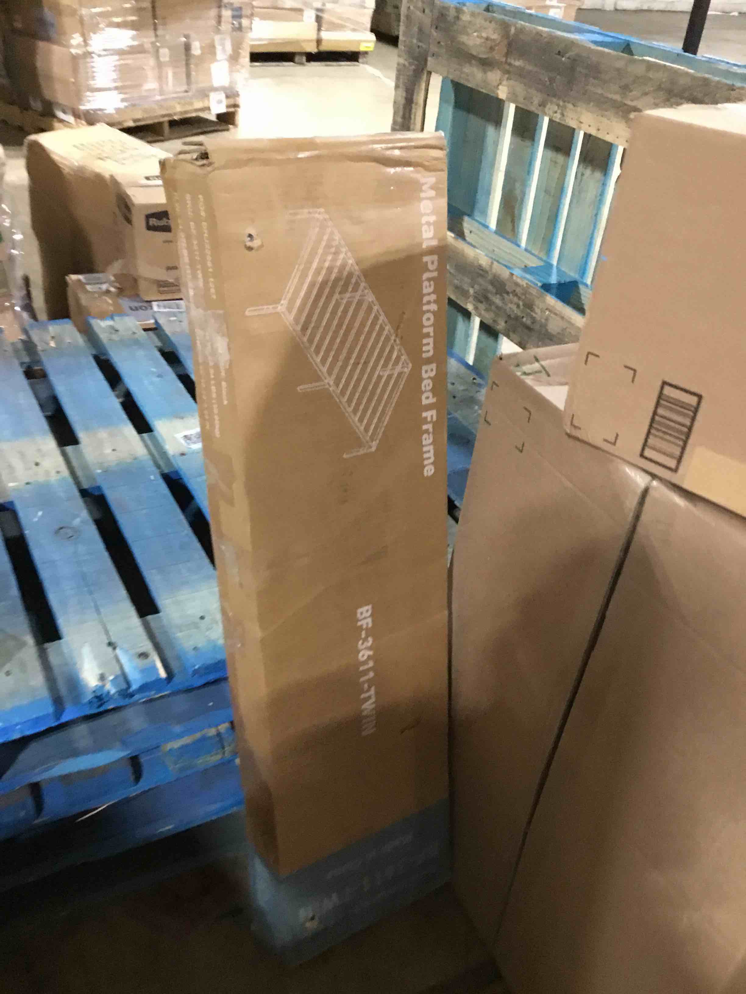 https://s3.amazonaws.com/lotting-images-prod/bidfta/RED6356355_1712784148354.jpeg