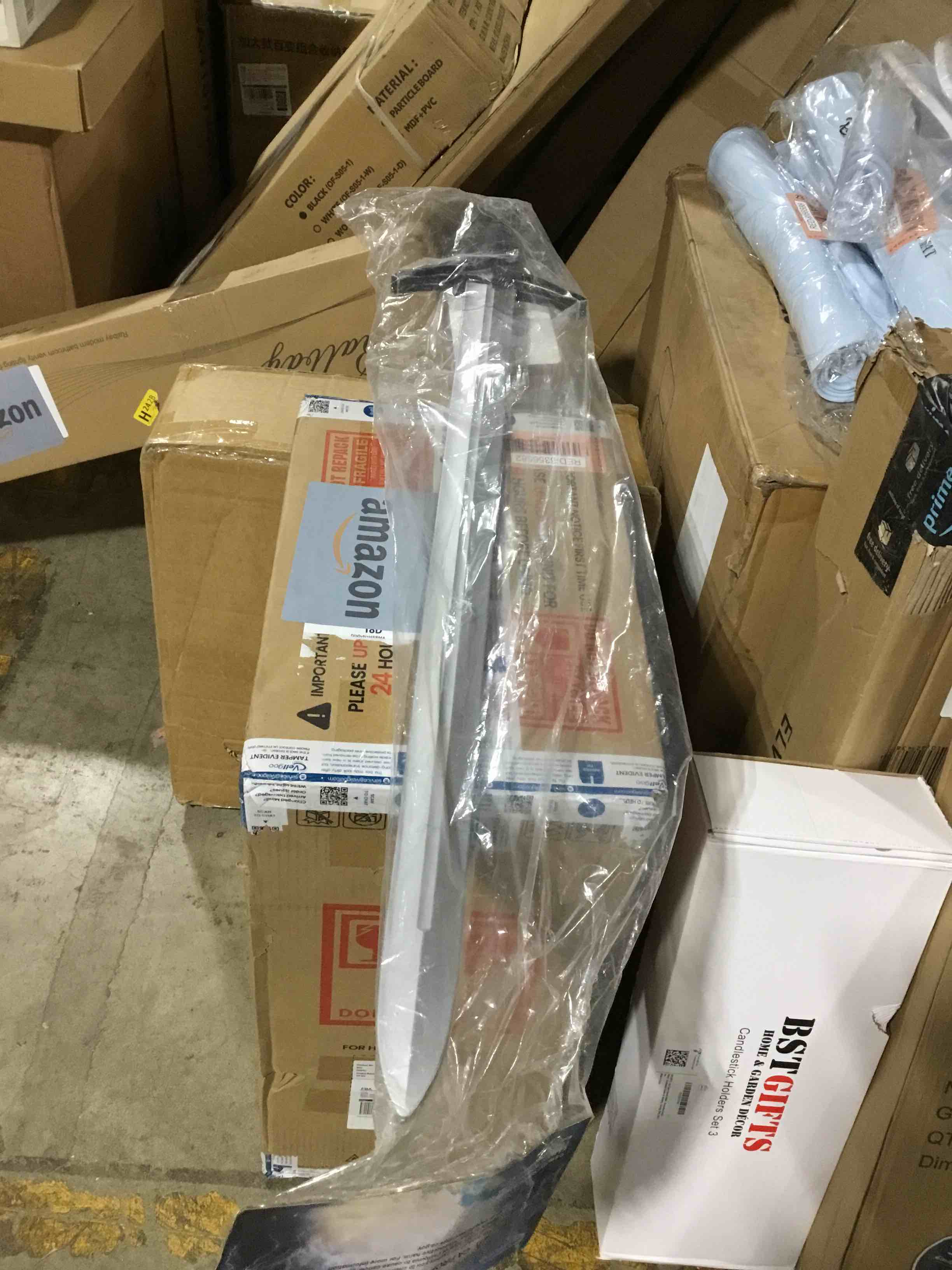 https://s3.amazonaws.com/lotting-images-prod/bidfta/RED6356495_1712926888456.jpeg