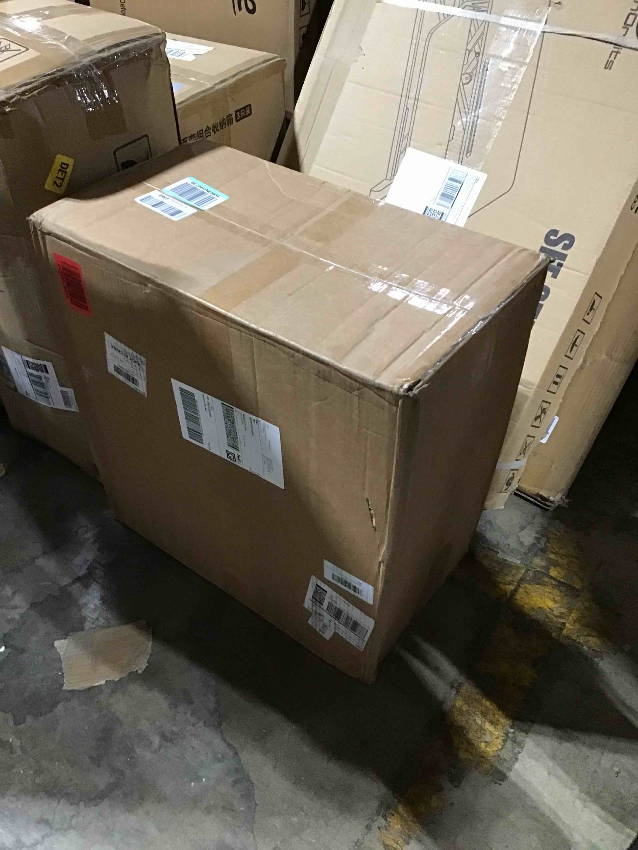 https://s3.amazonaws.com/lotting-images-prod/bidfta/RED6356575_1712927340400.jpeg