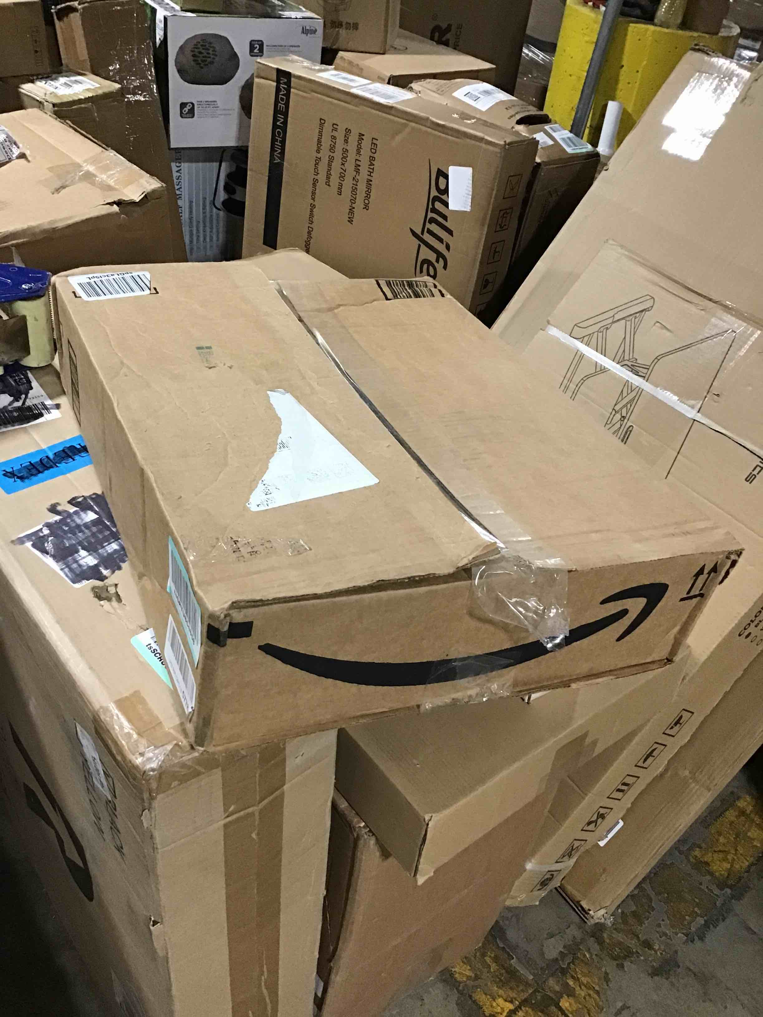 https://s3.amazonaws.com/lotting-images-prod/bidfta/RED6356579_1712926974062.jpeg