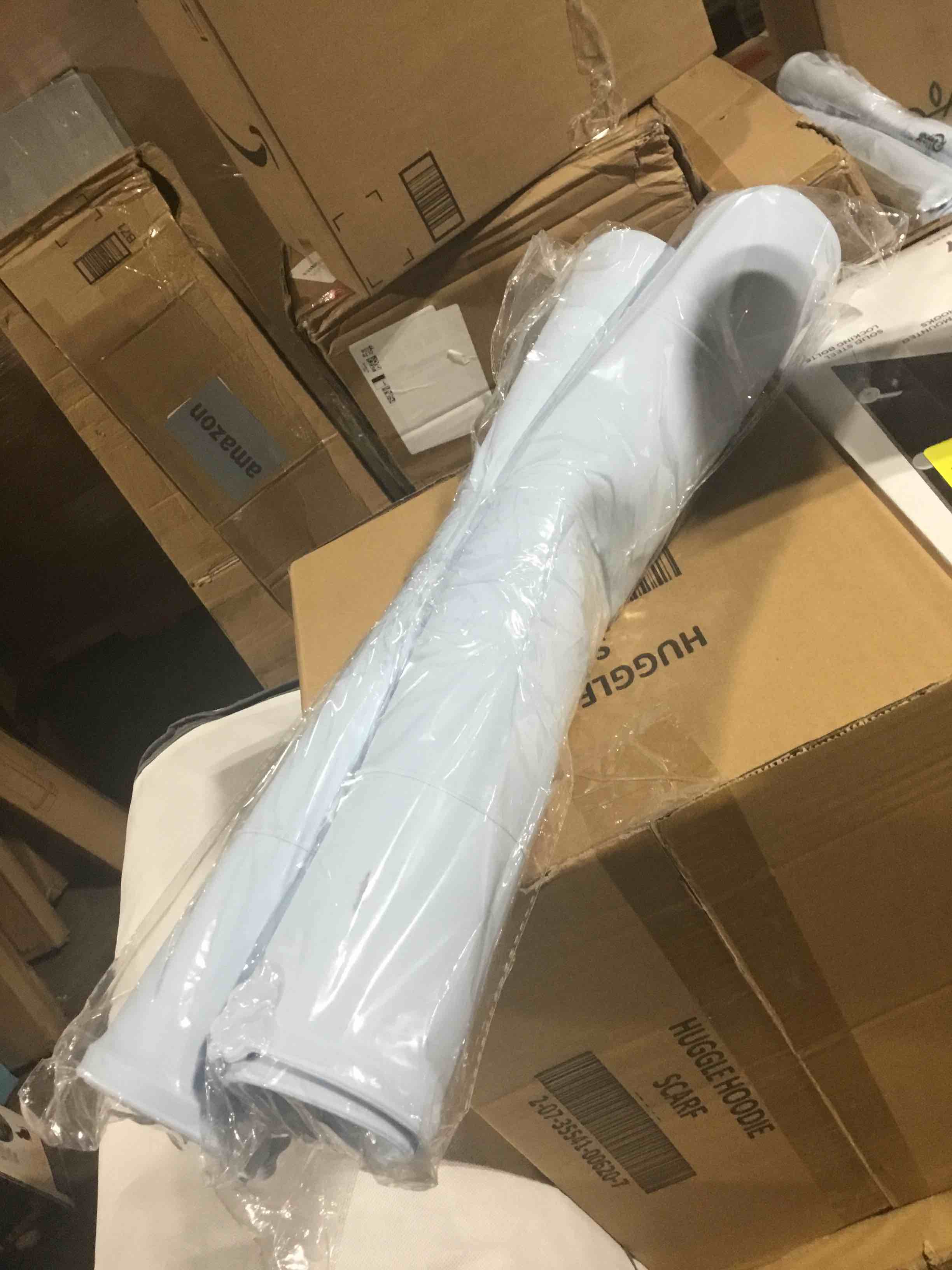 https://s3.amazonaws.com/lotting-images-prod/bidfta/RED6357111_1713455520959.jpeg