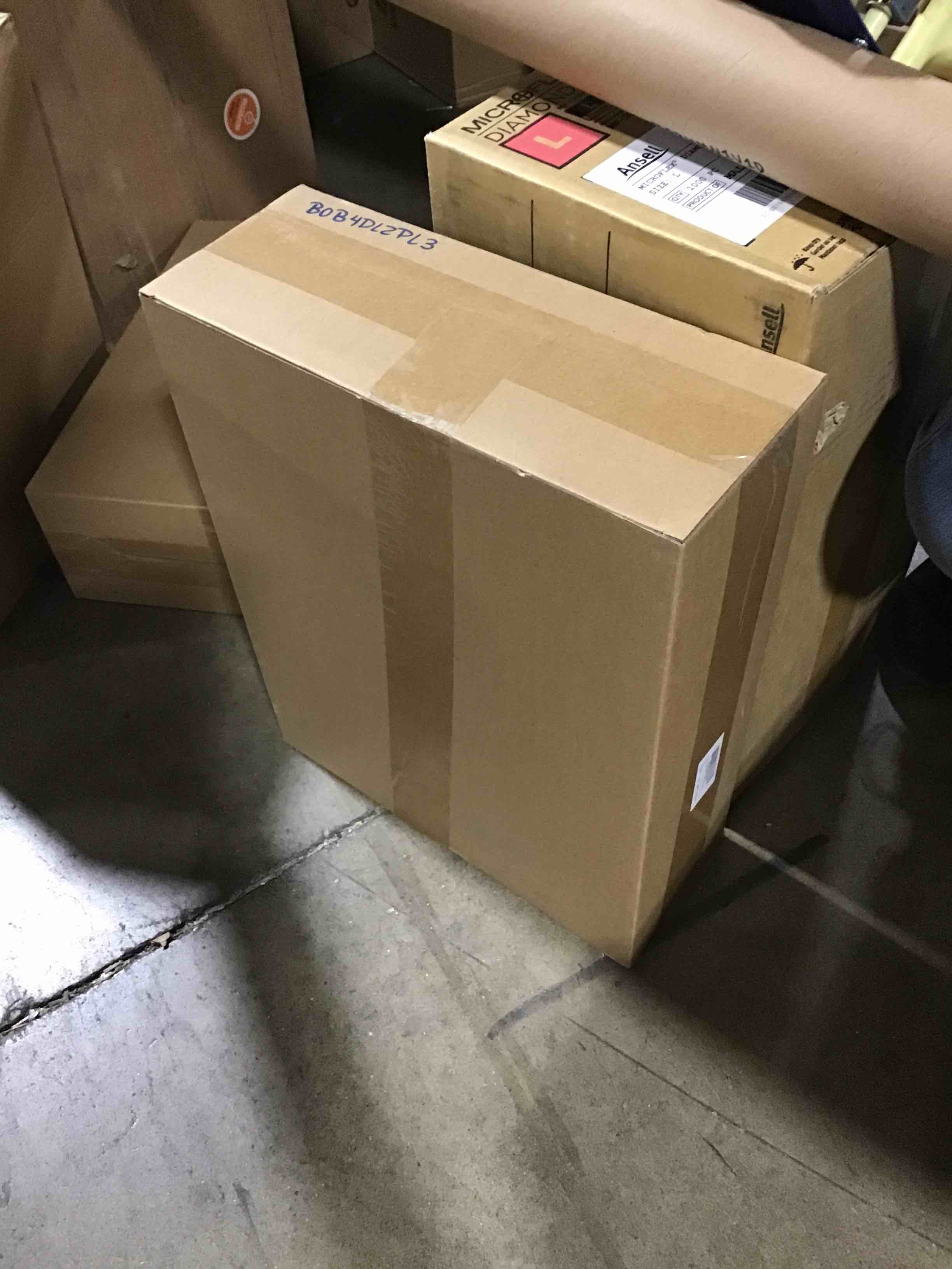 https://s3.amazonaws.com/lotting-images-prod/bidfta/RED6357218_1713546247283.jpeg