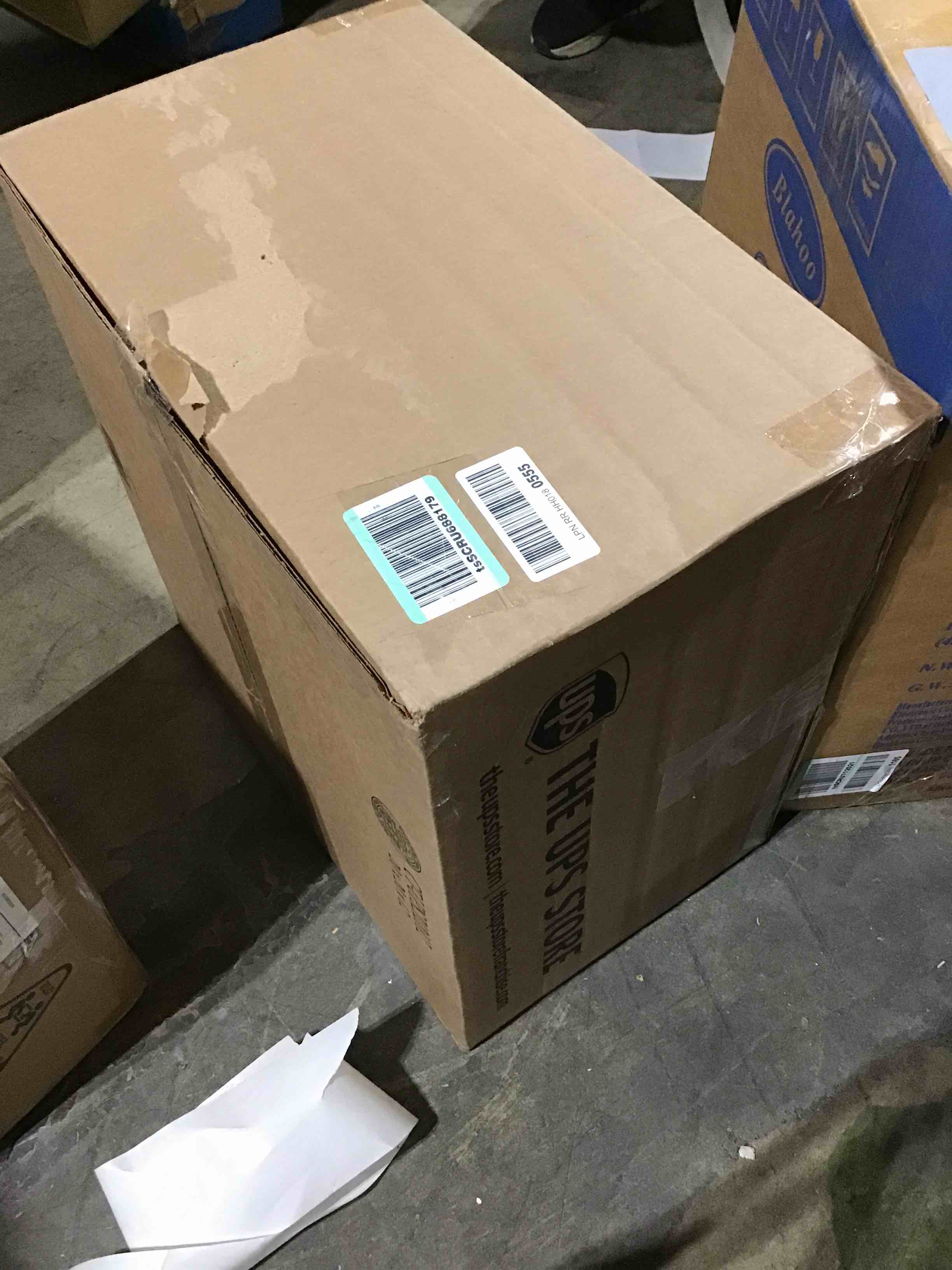 https://s3.amazonaws.com/lotting-images-prod/bidfta/RED6358147_1712241801864.jpeg