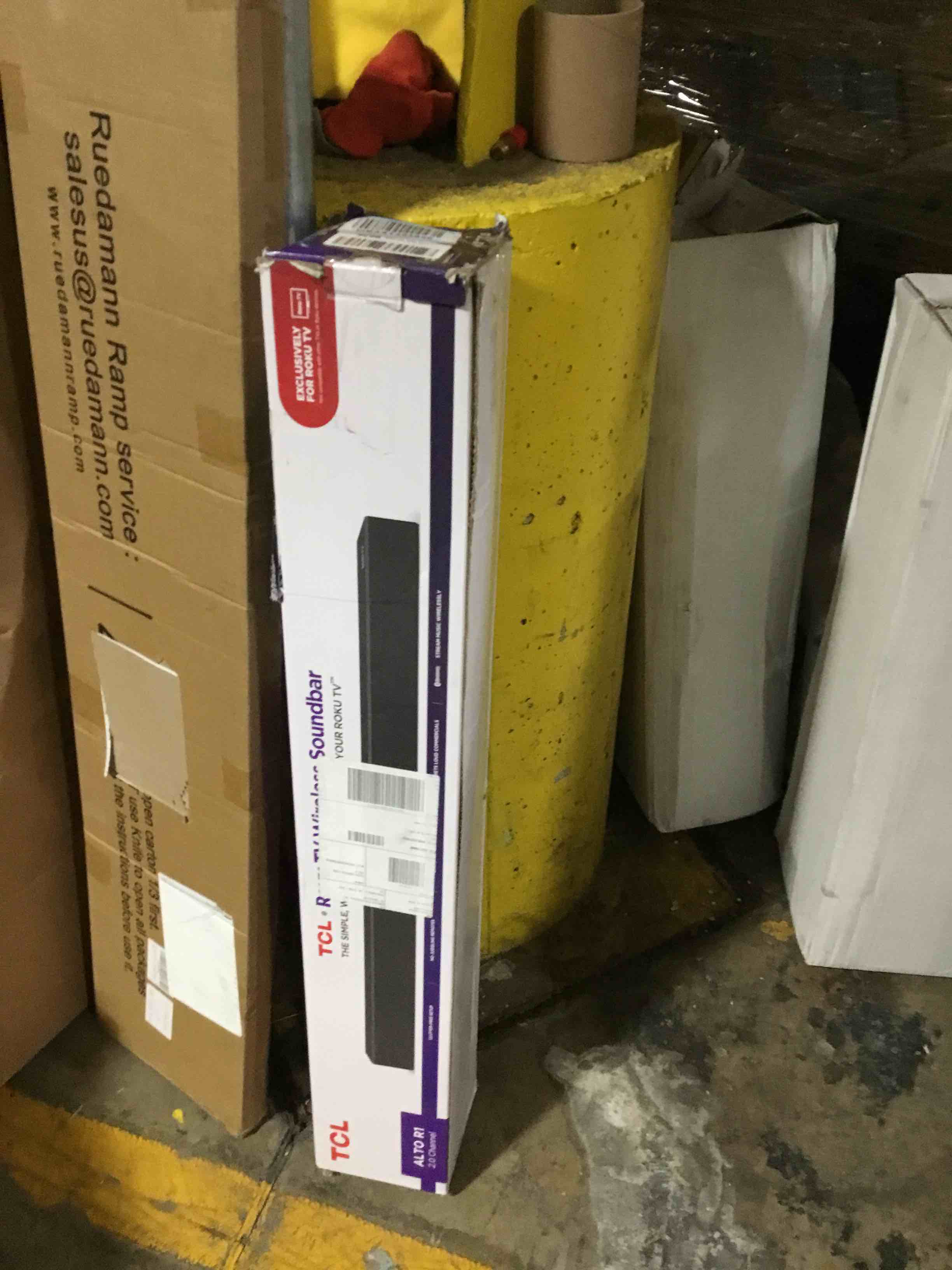 https://s3.amazonaws.com/lotting-images-prod/bidfta/RED6358480_1712345196239.jpeg