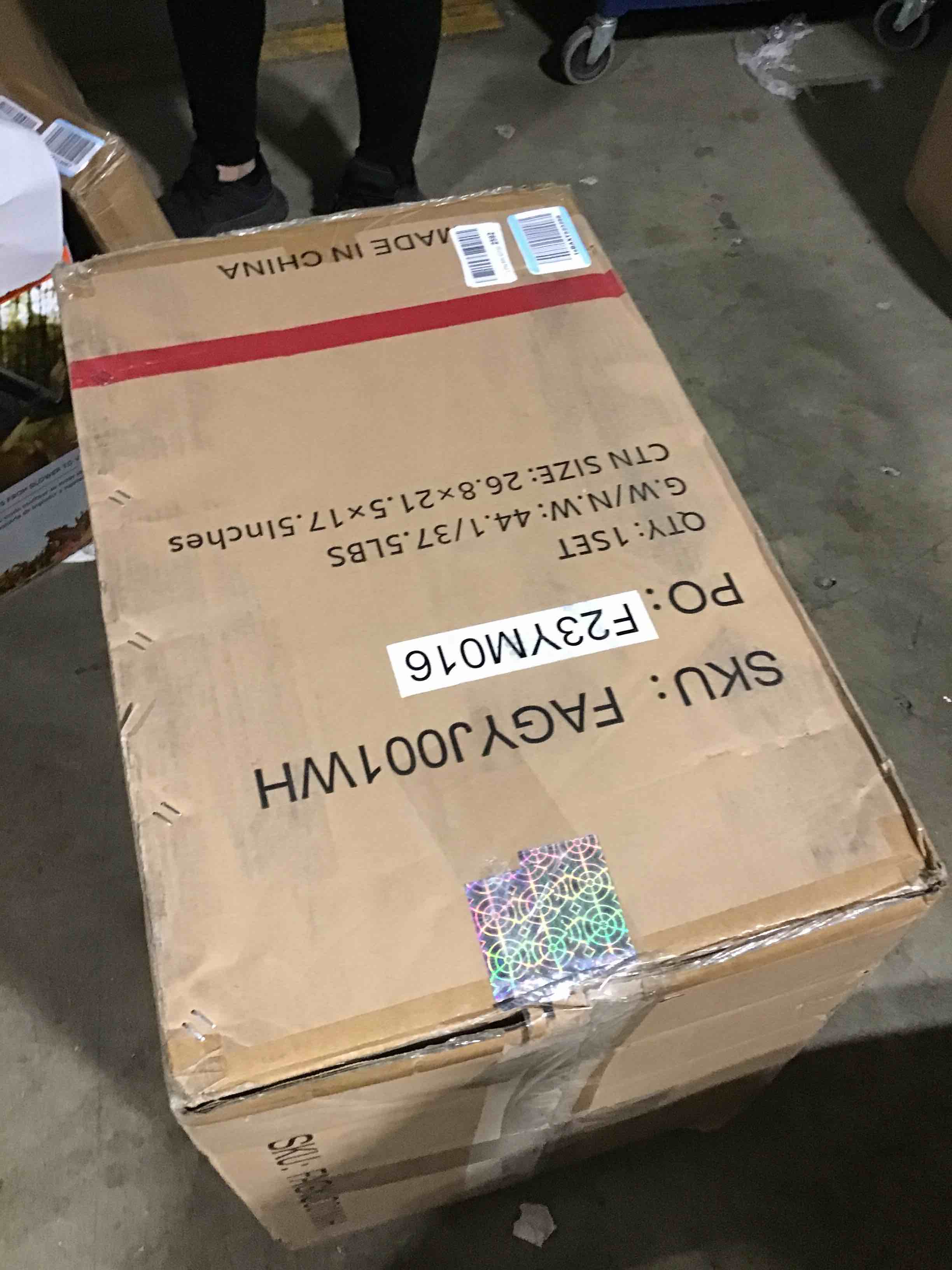 https://s3.amazonaws.com/lotting-images-prod/bidfta/RED6358984_1712698947325.jpeg