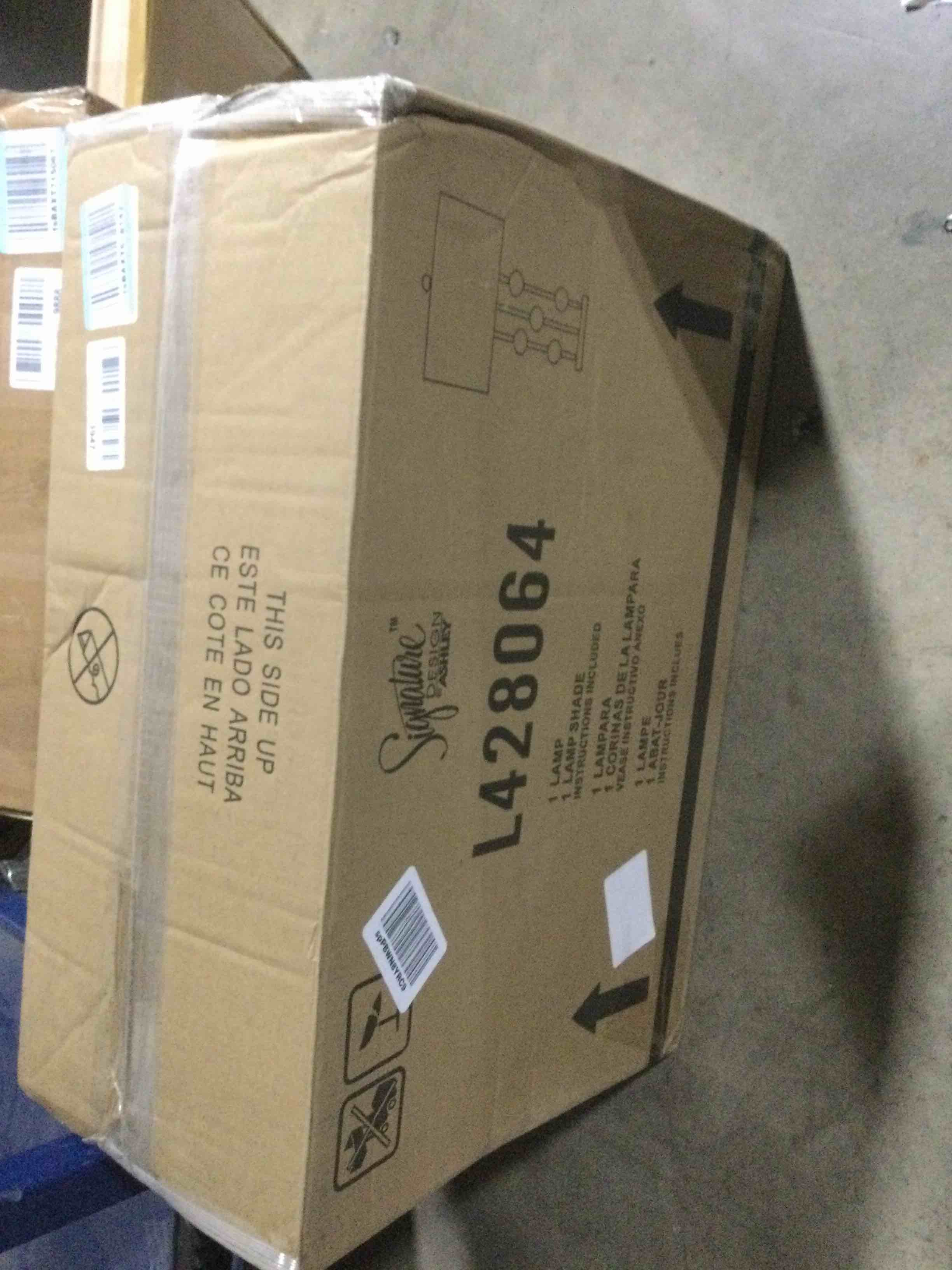 https://s3.amazonaws.com/lotting-images-prod/bidfta/RED6358987_1712698712229.jpeg
