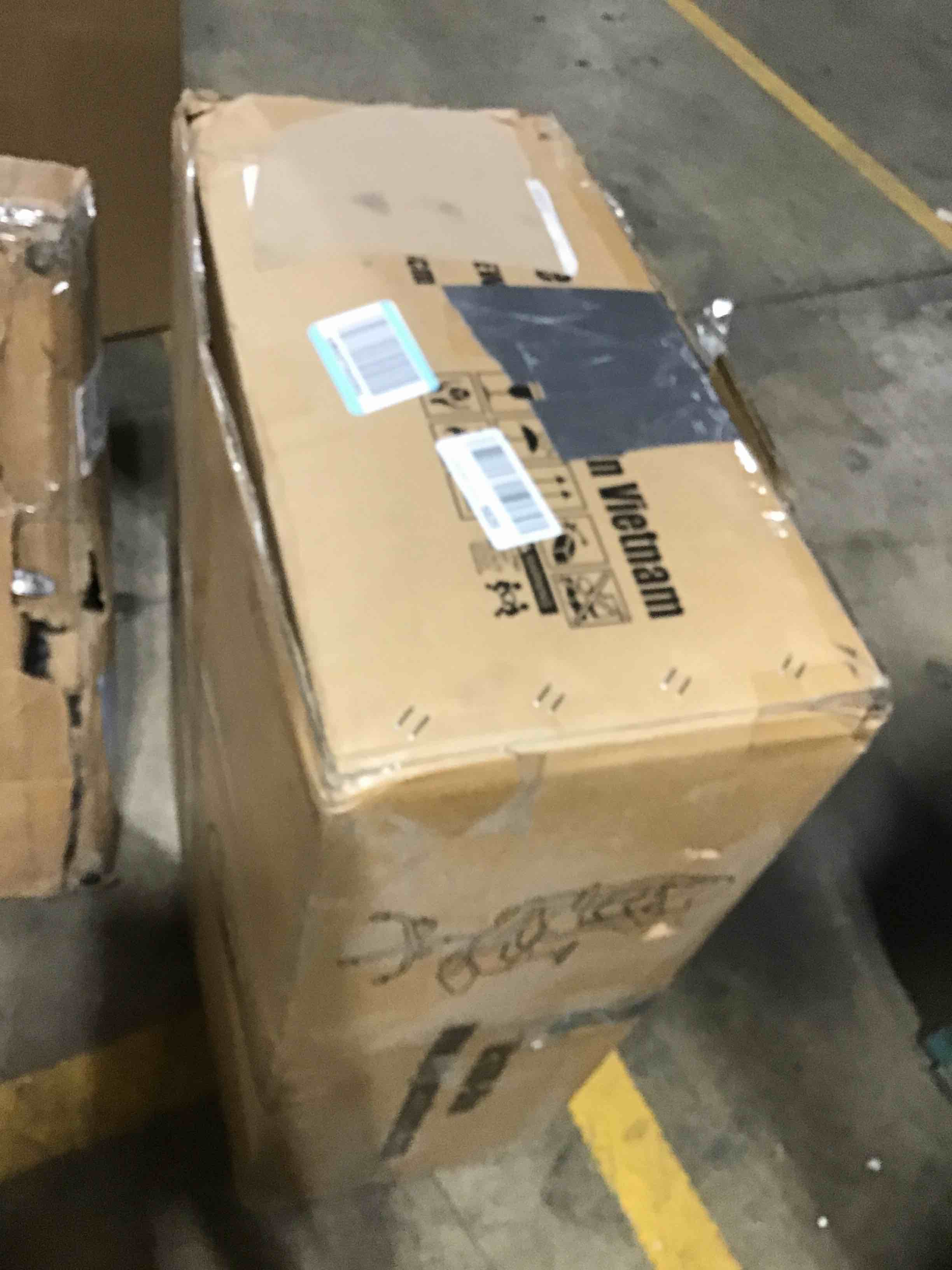 https://s3.amazonaws.com/lotting-images-prod/bidfta/RED6360028_1715951465168.jpeg