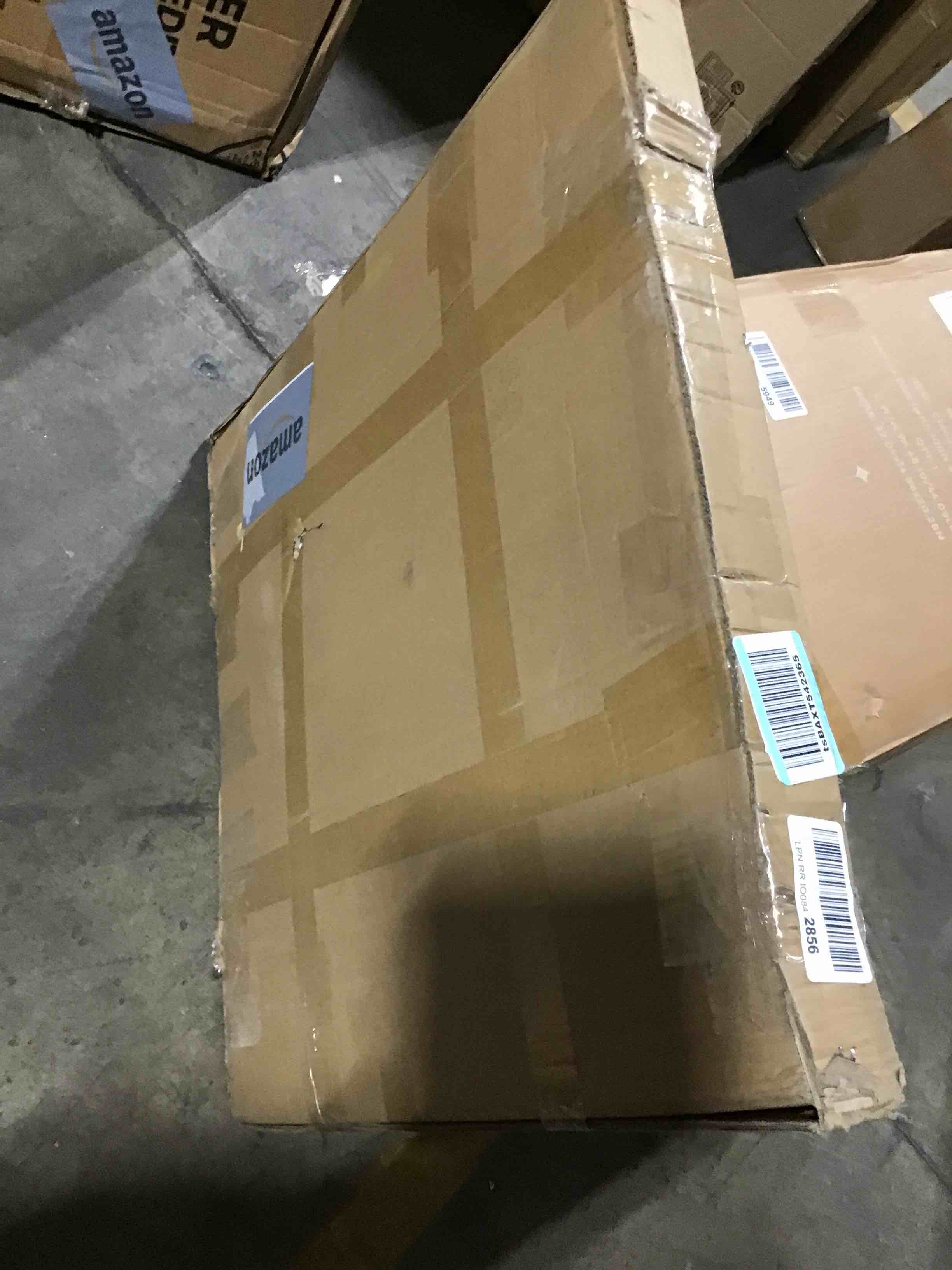 https://s3.amazonaws.com/lotting-images-prod/bidfta/RED6360040_1715950673068.jpeg