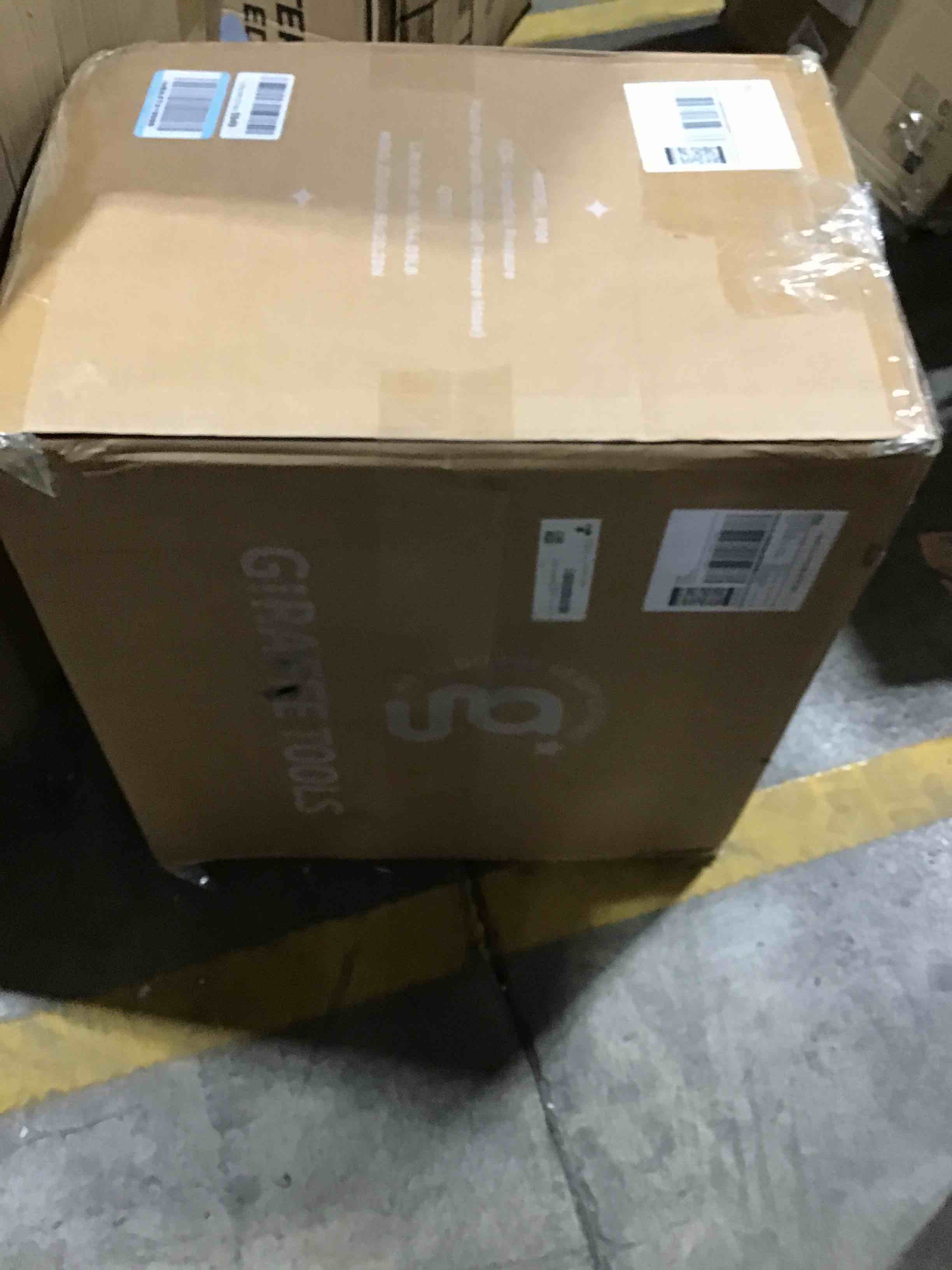 https://s3.amazonaws.com/lotting-images-prod/bidfta/RED6360041_1715950648470.jpeg