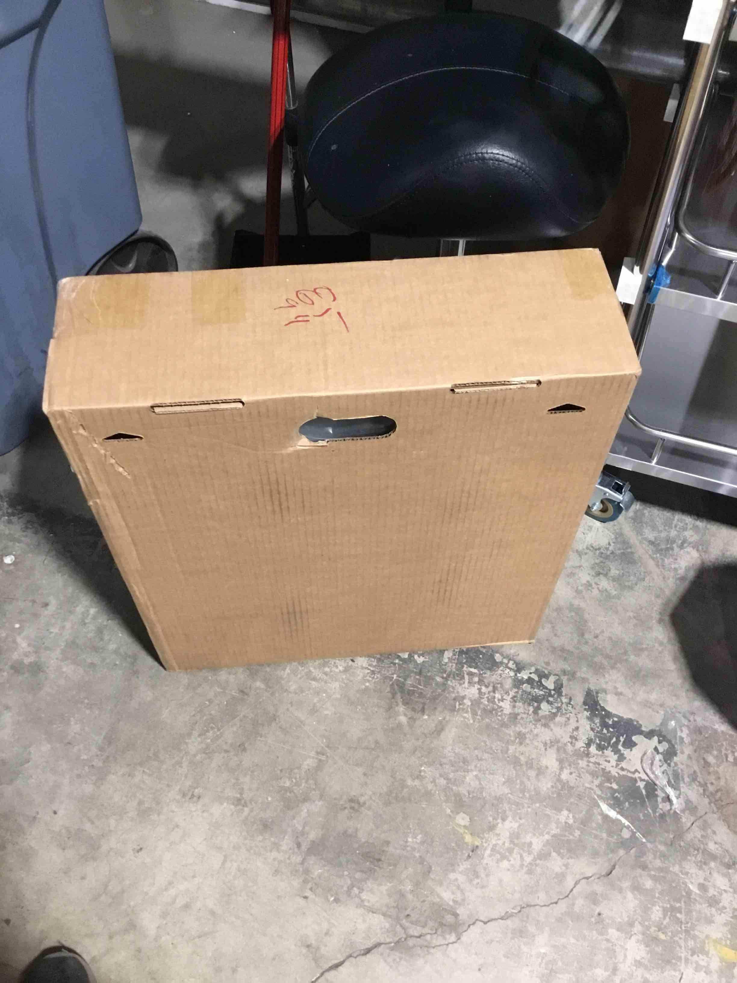 https://s3.amazonaws.com/lotting-images-prod/bidfta/RED6361954_1711978691947.jpeg