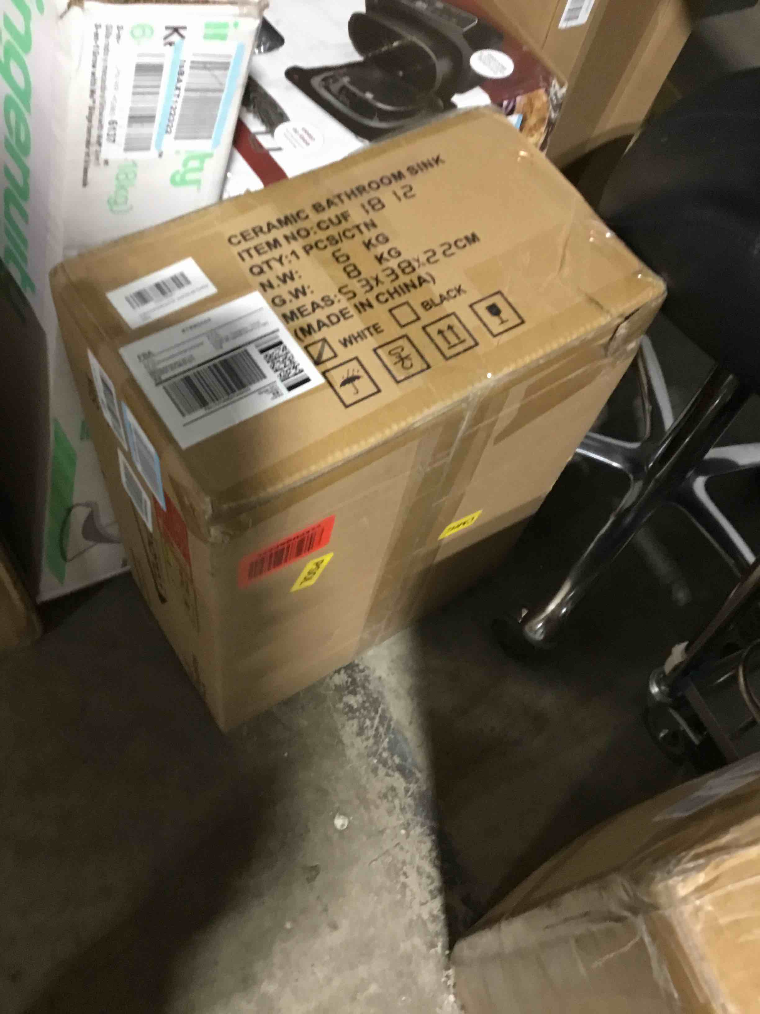https://s3.amazonaws.com/lotting-images-prod/bidfta/RED6361963_1712061704199.jpeg