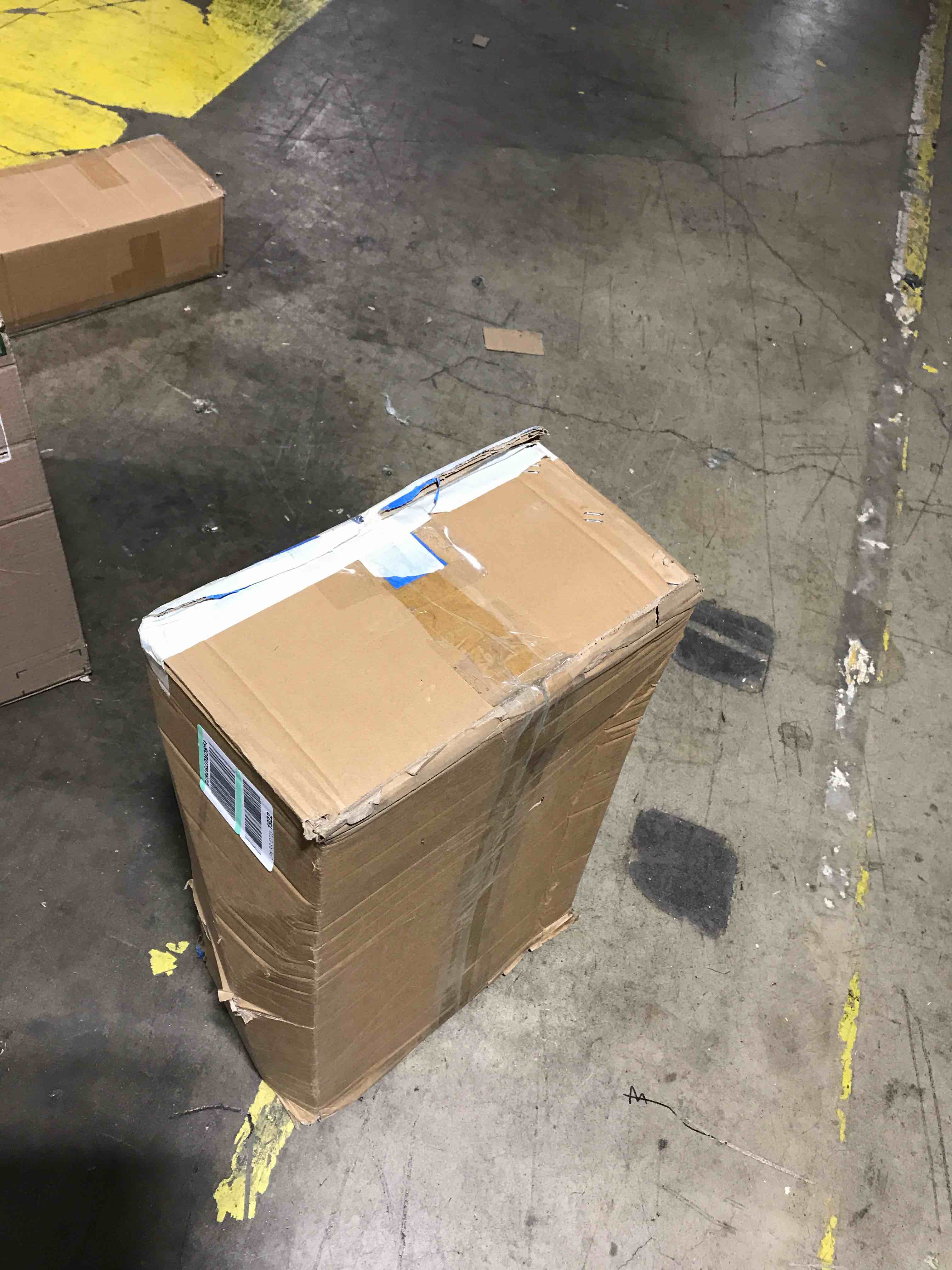 https://s3.amazonaws.com/lotting-images-prod/bidfta/RED6362742_1712266303393.jpeg
