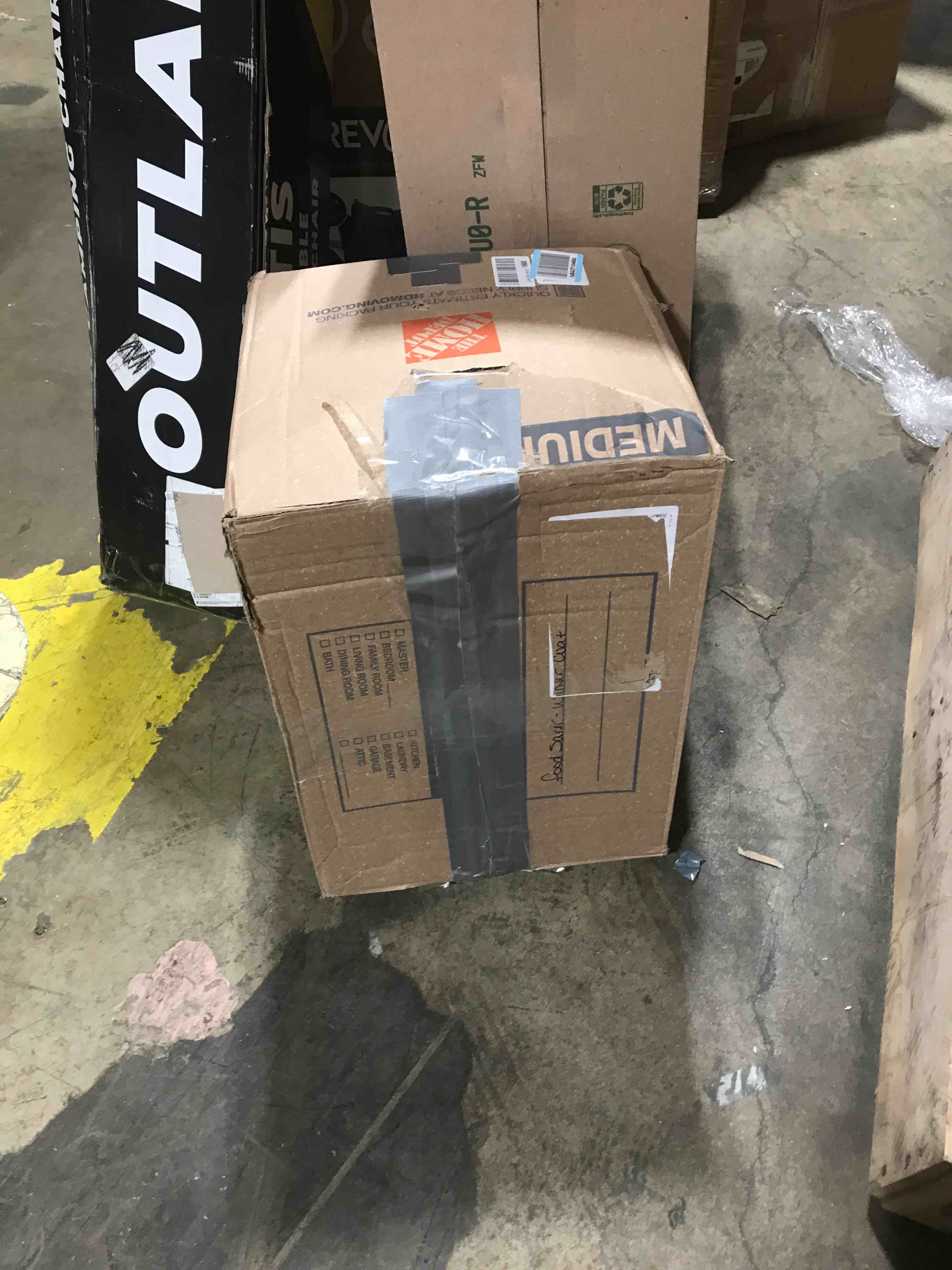 https://s3.amazonaws.com/lotting-images-prod/bidfta/RED6363224_1712679542904.jpeg
