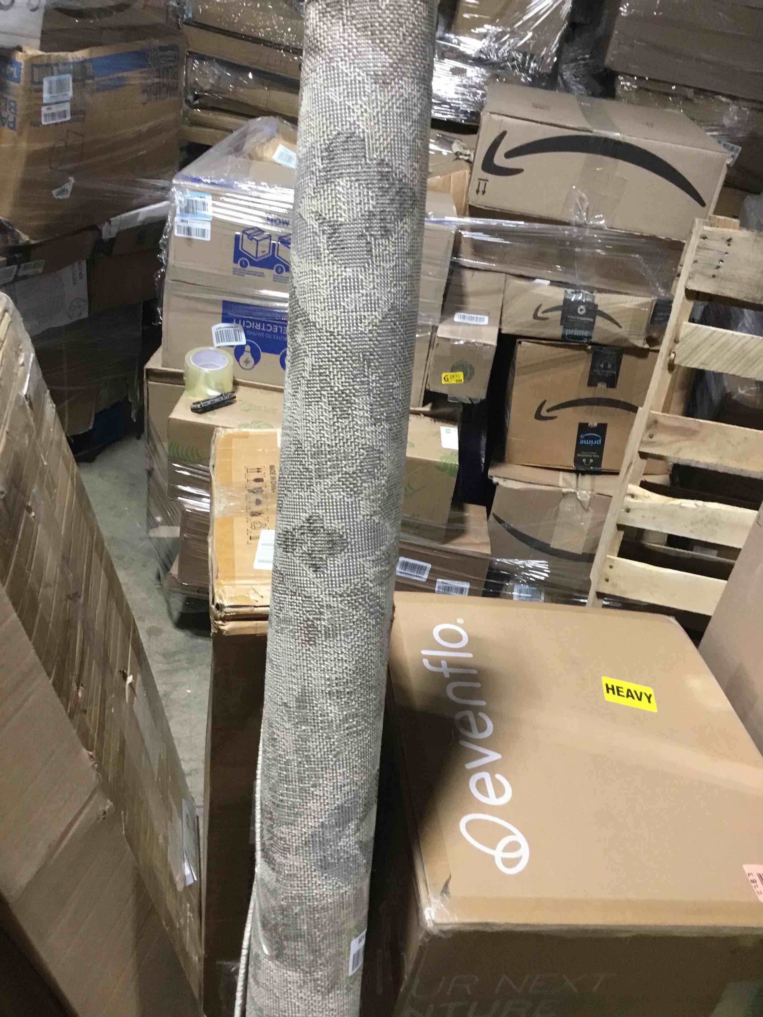 https://s3.amazonaws.com/lotting-images-prod/bidfta/RED6363249_1712679588513.jpeg