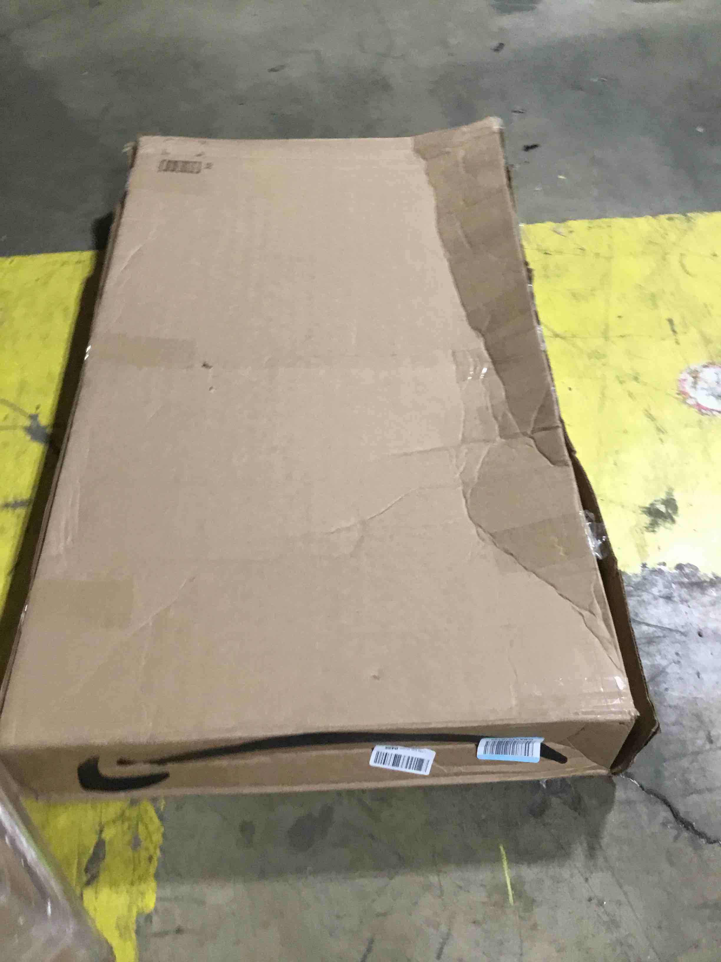 https://s3.amazonaws.com/lotting-images-prod/bidfta/RED6363257_1712679844610.jpeg