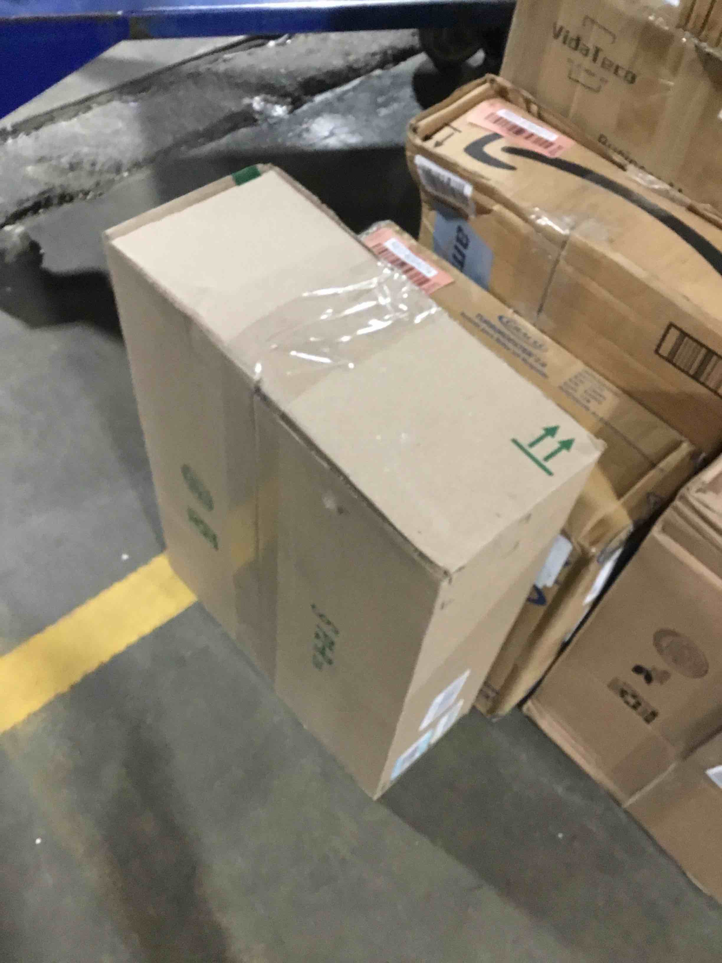 https://s3.amazonaws.com/lotting-images-prod/bidfta/RED6364275_1717083018222.jpeg