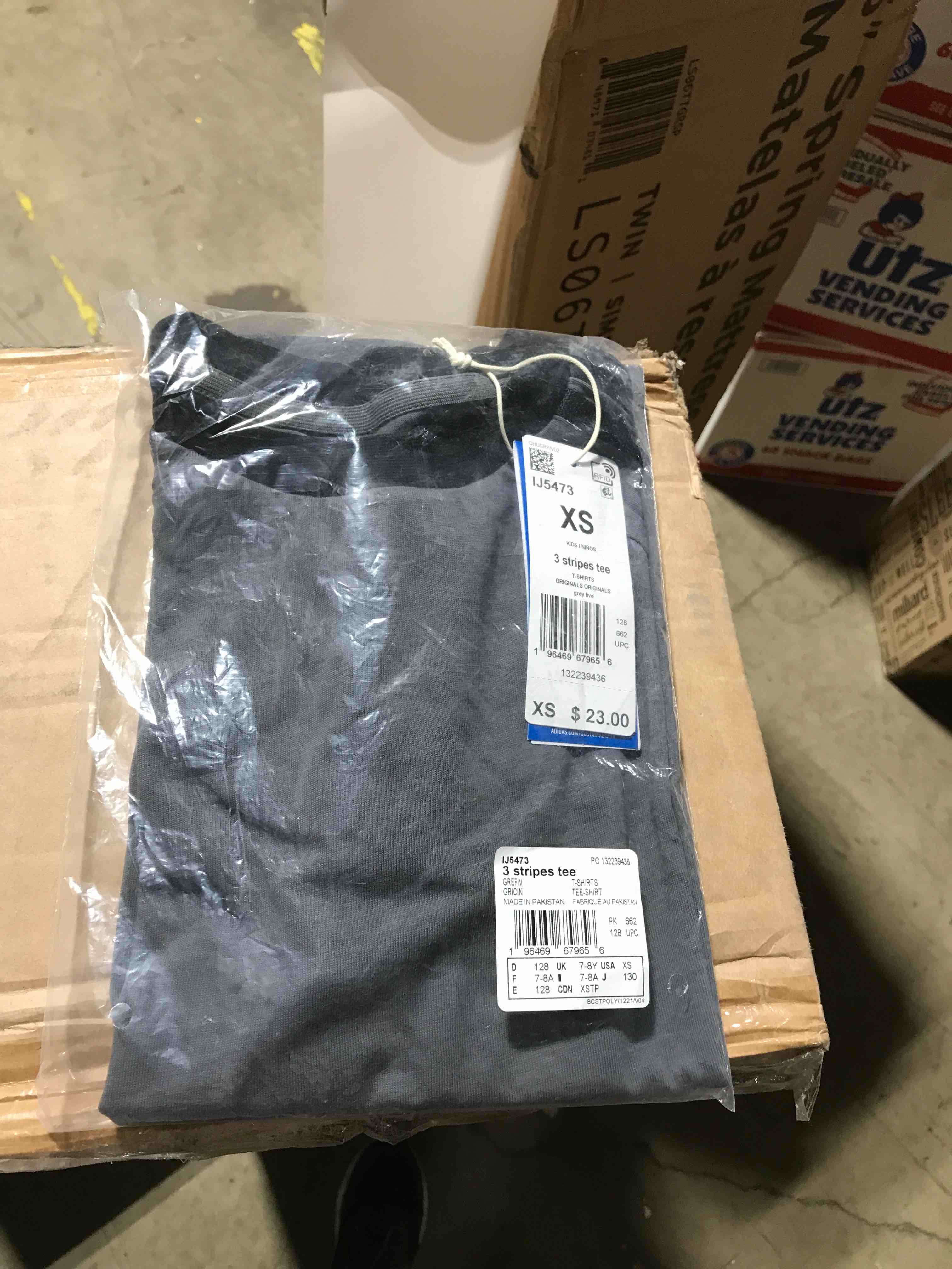 https://s3.amazonaws.com/lotting-images-prod/bidfta/RED6365125_1712942800597.jpeg