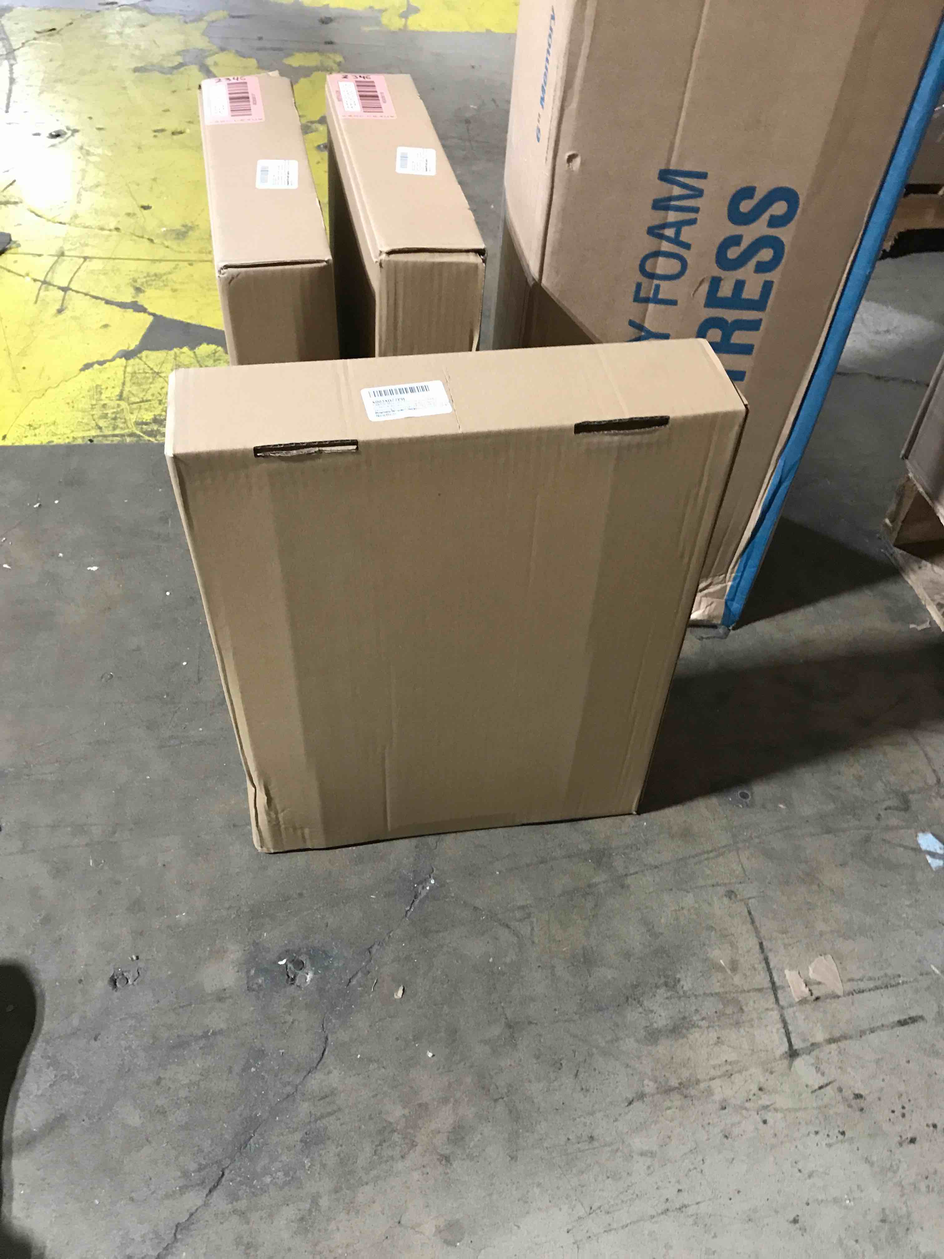 https://s3.amazonaws.com/lotting-images-prod/bidfta/RED6365136_1712940563226.jpeg