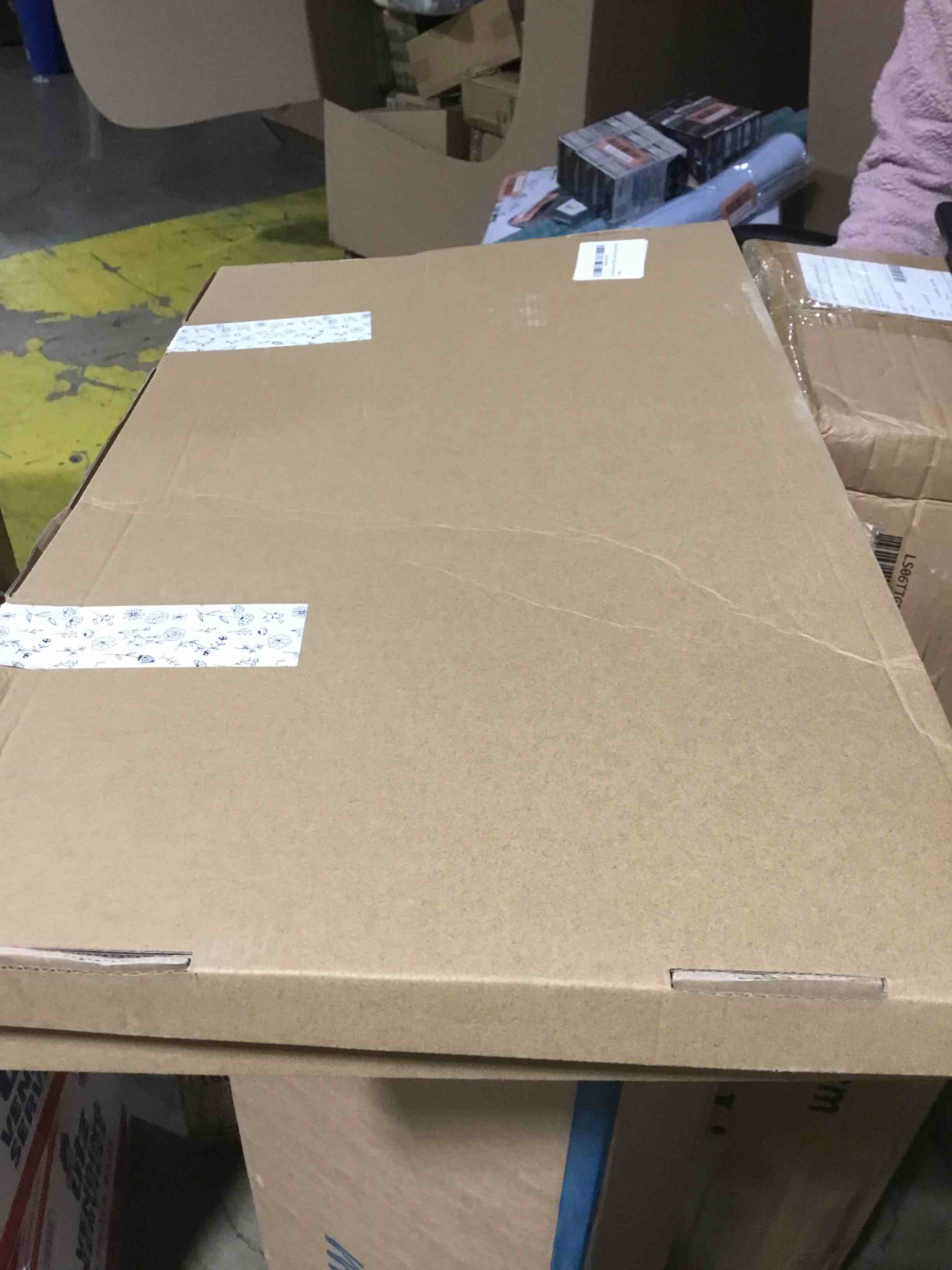 https://s3.amazonaws.com/lotting-images-prod/bidfta/RED6365146_1712947579388.jpeg