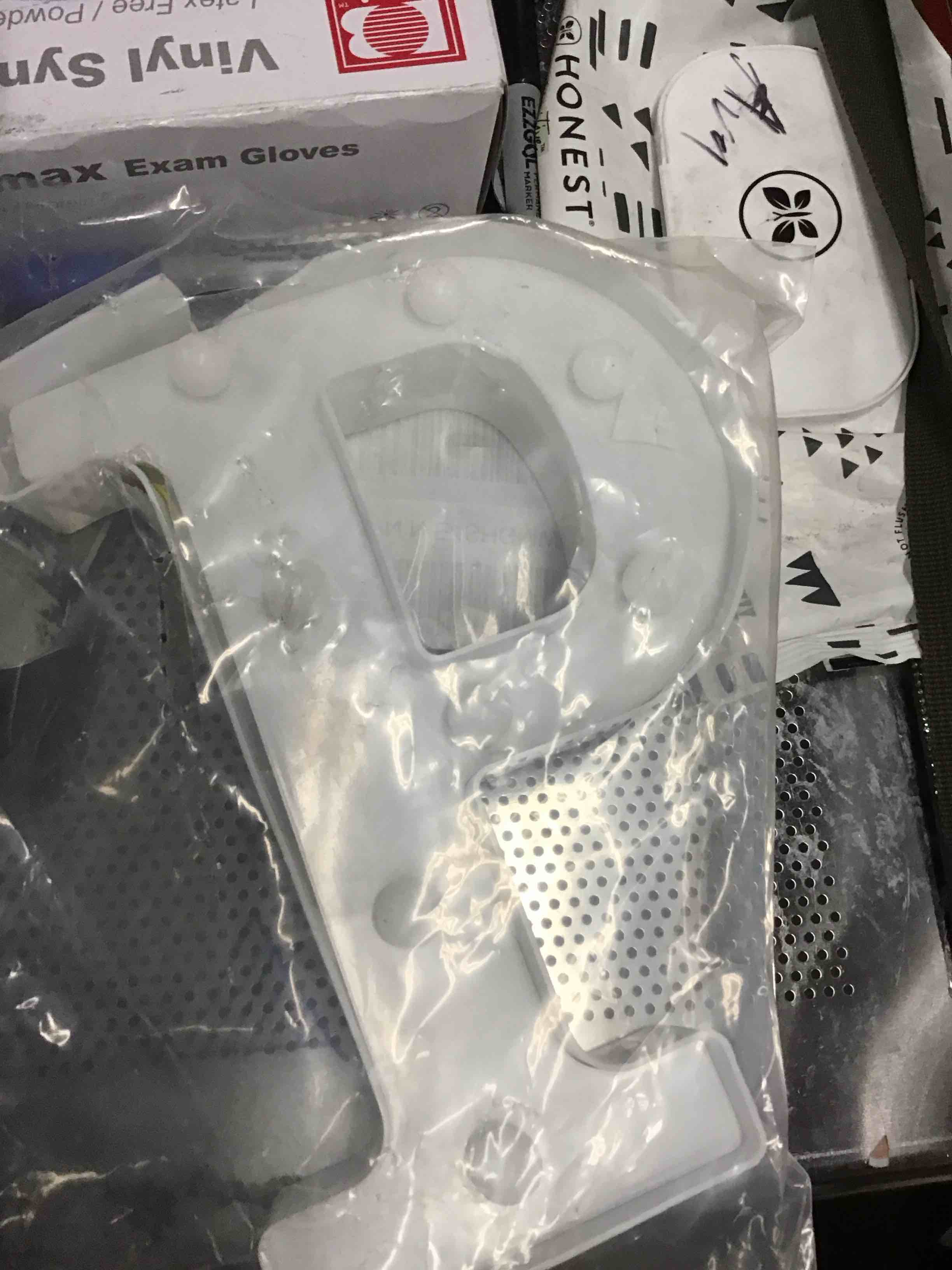 https://s3.amazonaws.com/lotting-images-prod/bidfta/RED6369571_1723641578782.jpeg