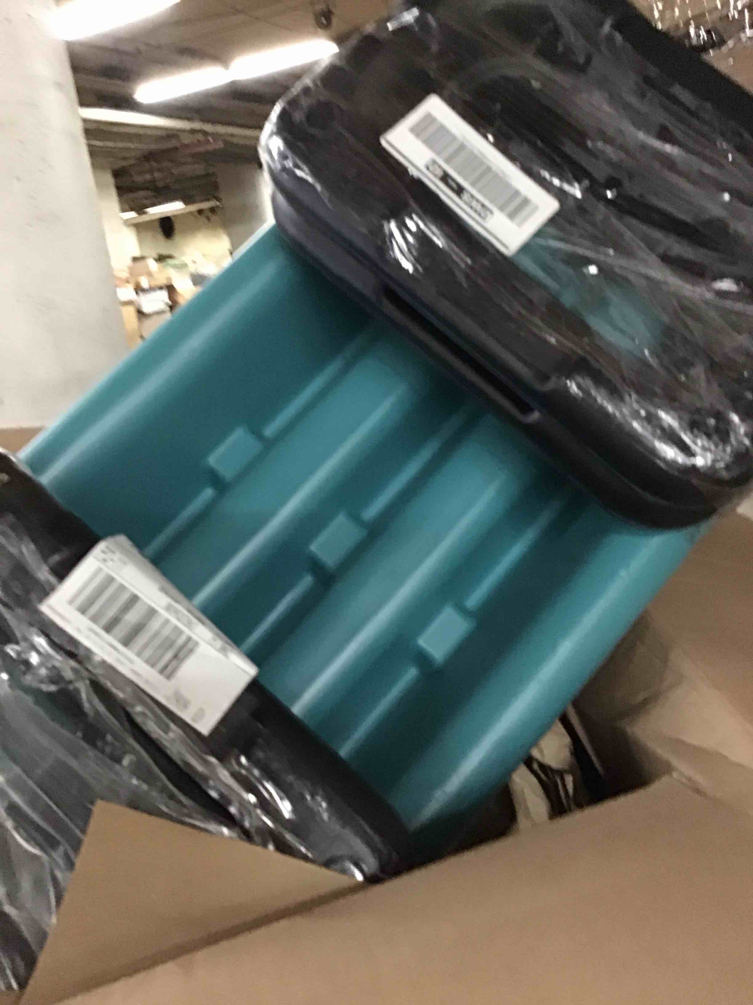 https://s3.amazonaws.com/lotting-images-prod/bidfta/RED6369967_1723751317502.jpeg