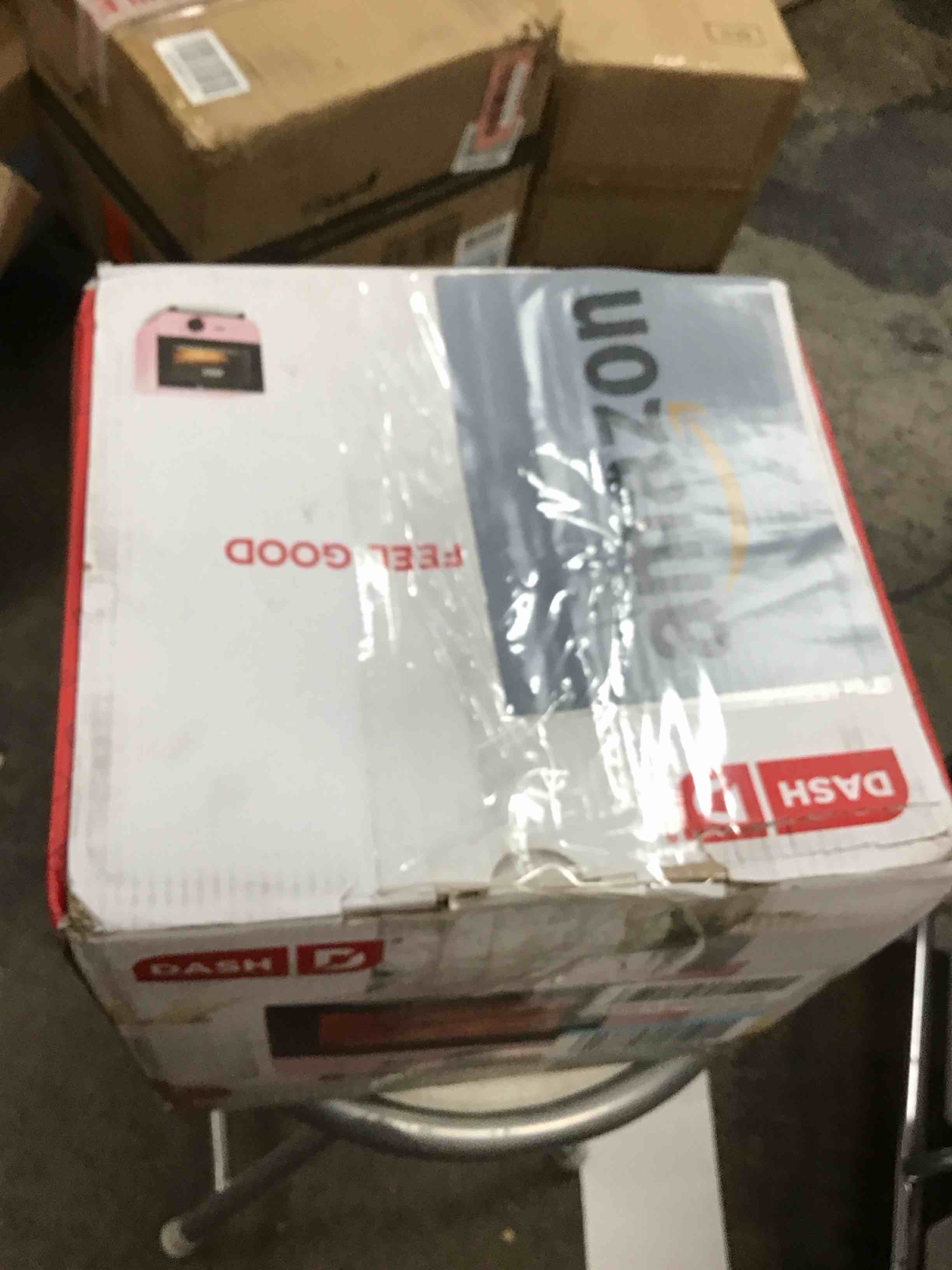 https://s3.amazonaws.com/lotting-images-prod/bidfta/RED6370284_1723908478692.jpeg