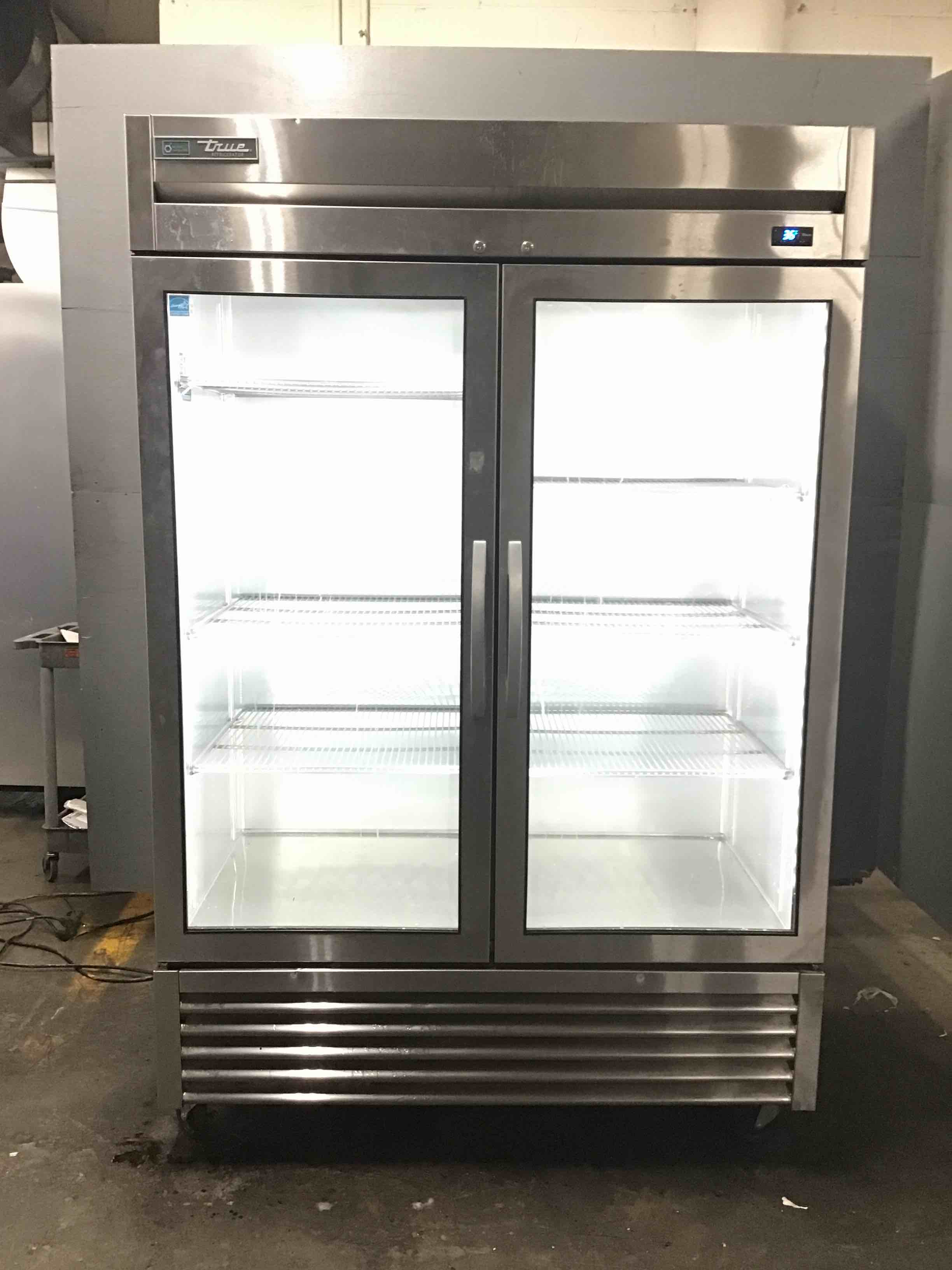 2020 True 54.18 Inch Stainless Steel Front 2 Glass Door Refrigerator On Casters 