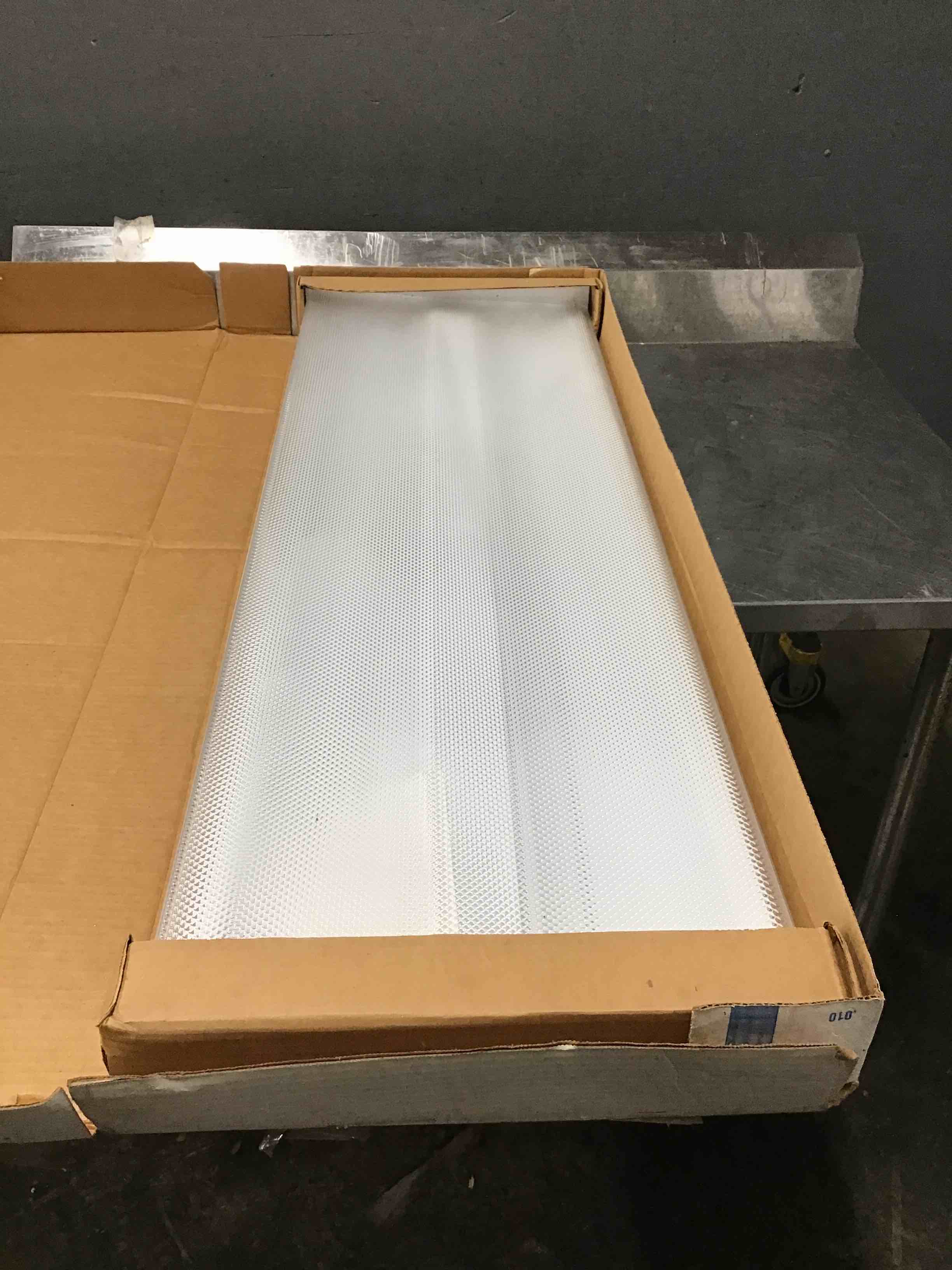 https://s3.amazonaws.com/lotting-images-prod/bidfta/RED6377092_1731522720668.jpeg
