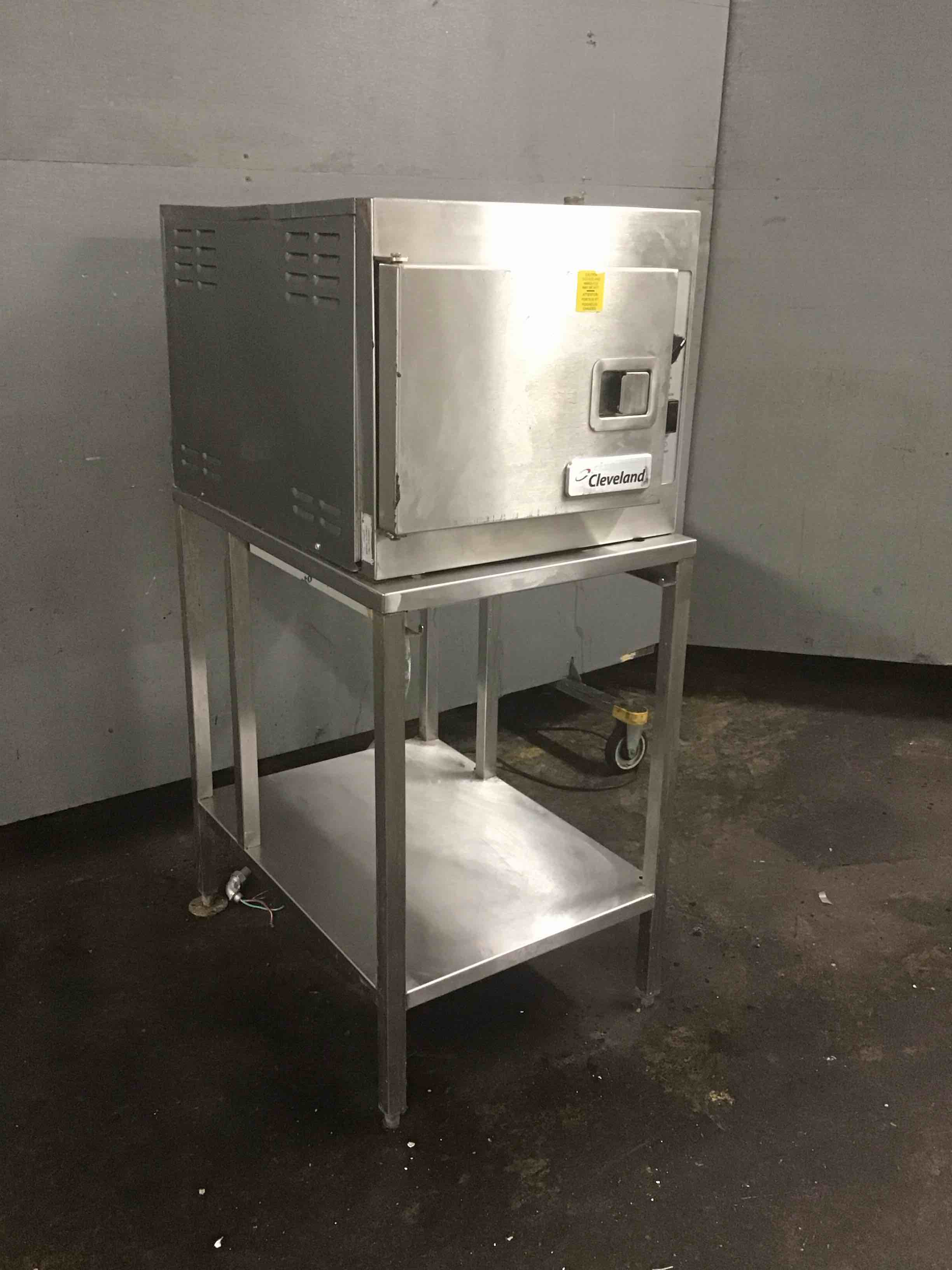 https://s3.amazonaws.com/lotting-images-prod/bidfta/RED6378039_1736532261903.jpeg
