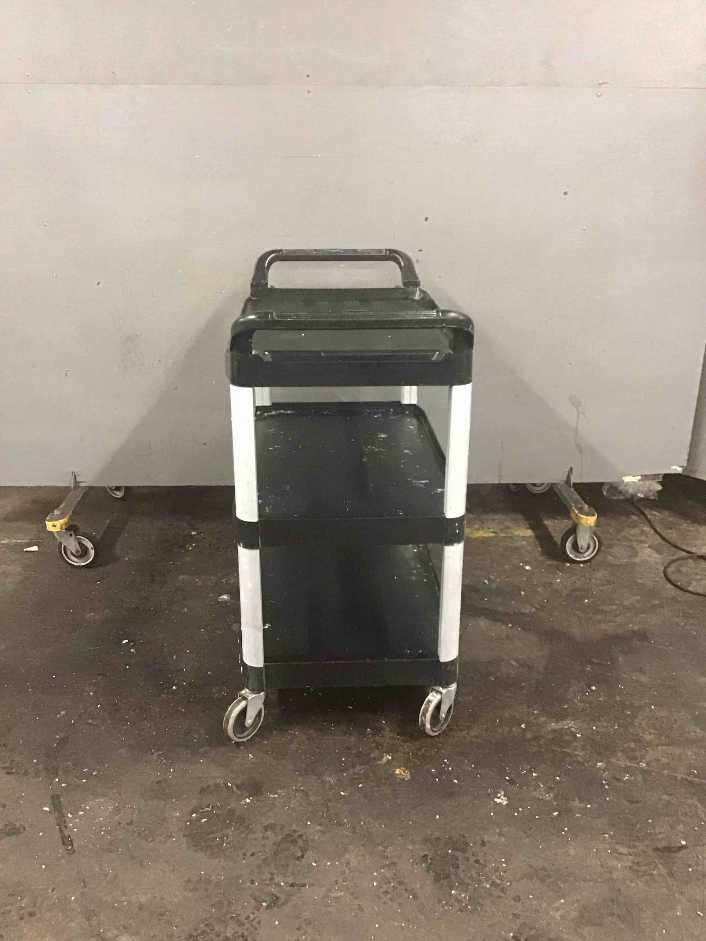Rubbermaid Solid Plastic 3 Shelf Utility Cart 