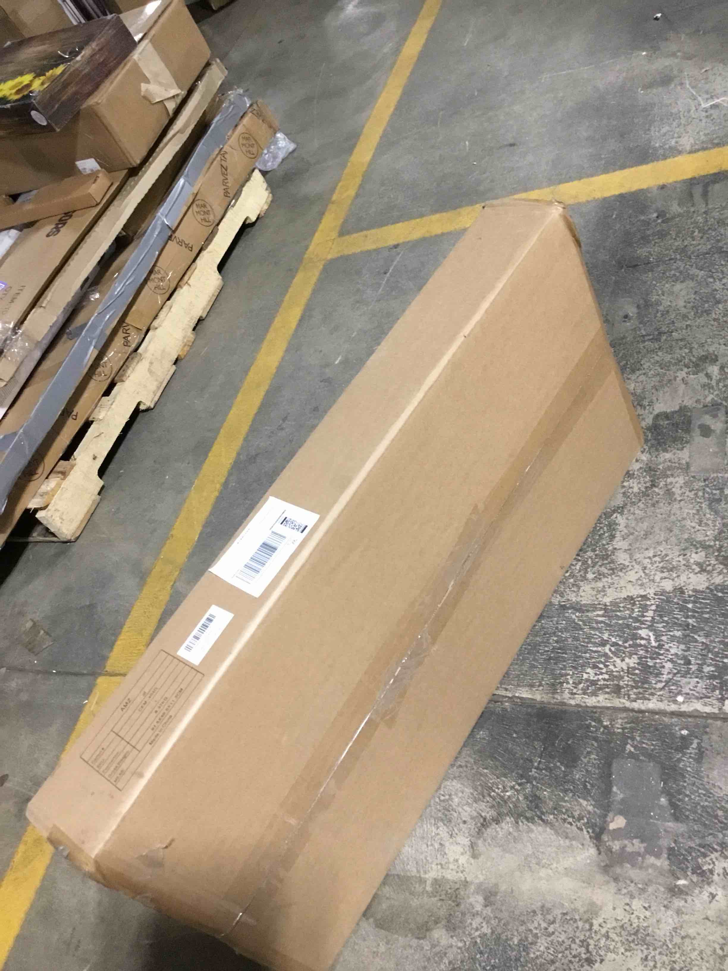 https://s3.amazonaws.com/lotting-images-prod/bidfta/RED6389212_1753793395873.jpeg
