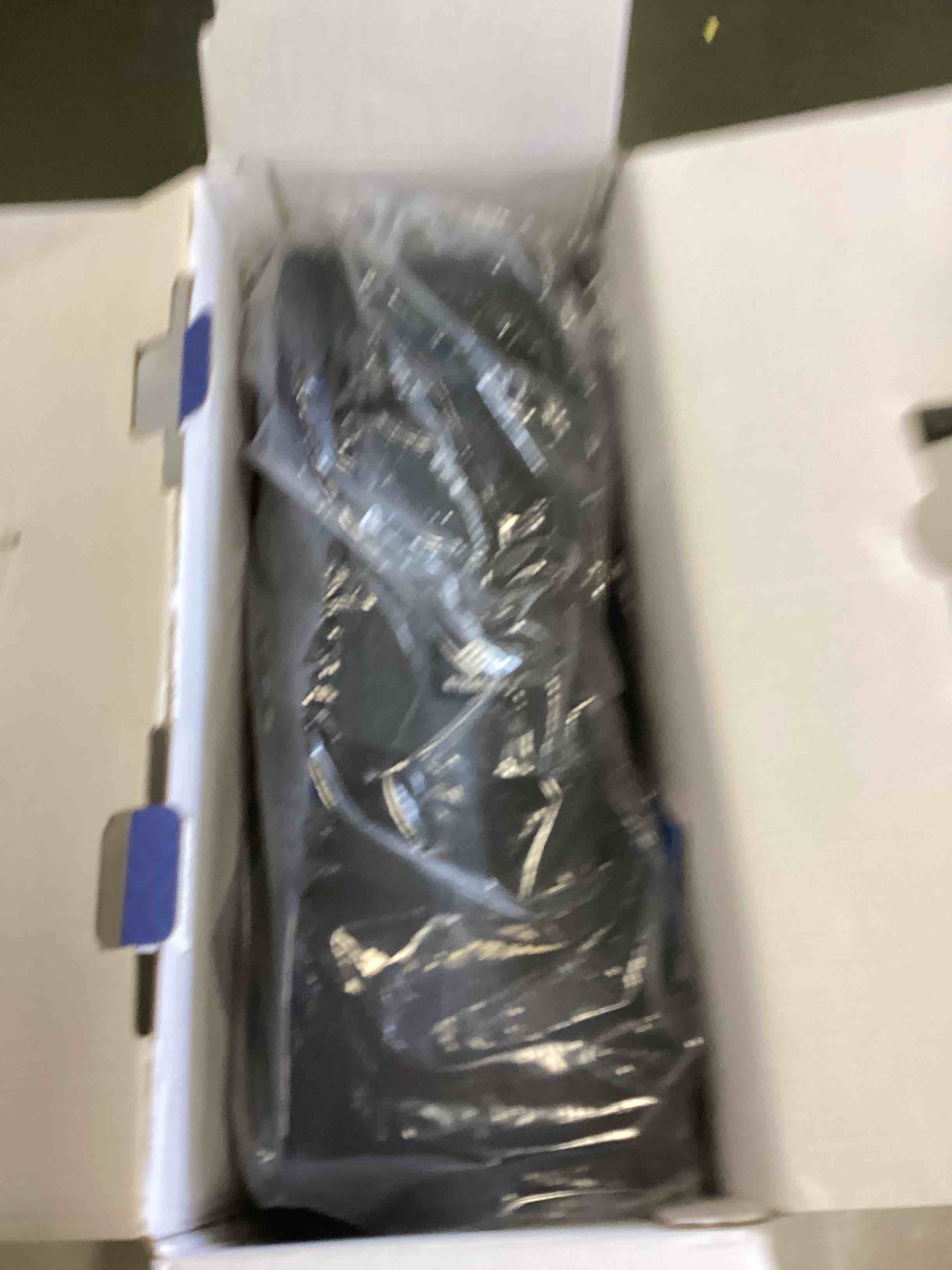 https://s3.amazonaws.com/lotting-images-prod/bidfta/RED6392082_1717694027587.jpeg
