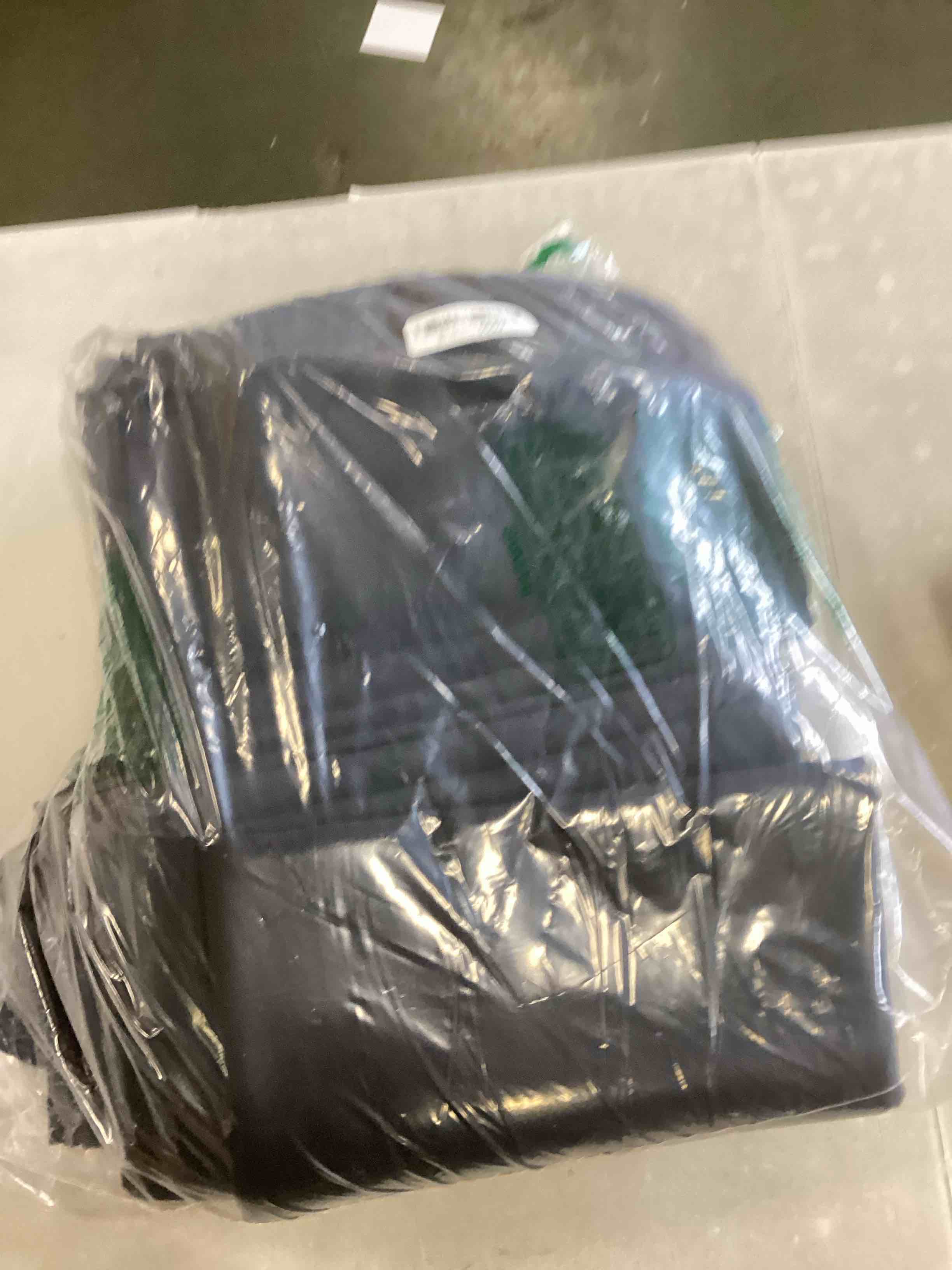 https://s3.amazonaws.com/lotting-images-prod/bidfta/RED6392109_1717695041514.jpeg