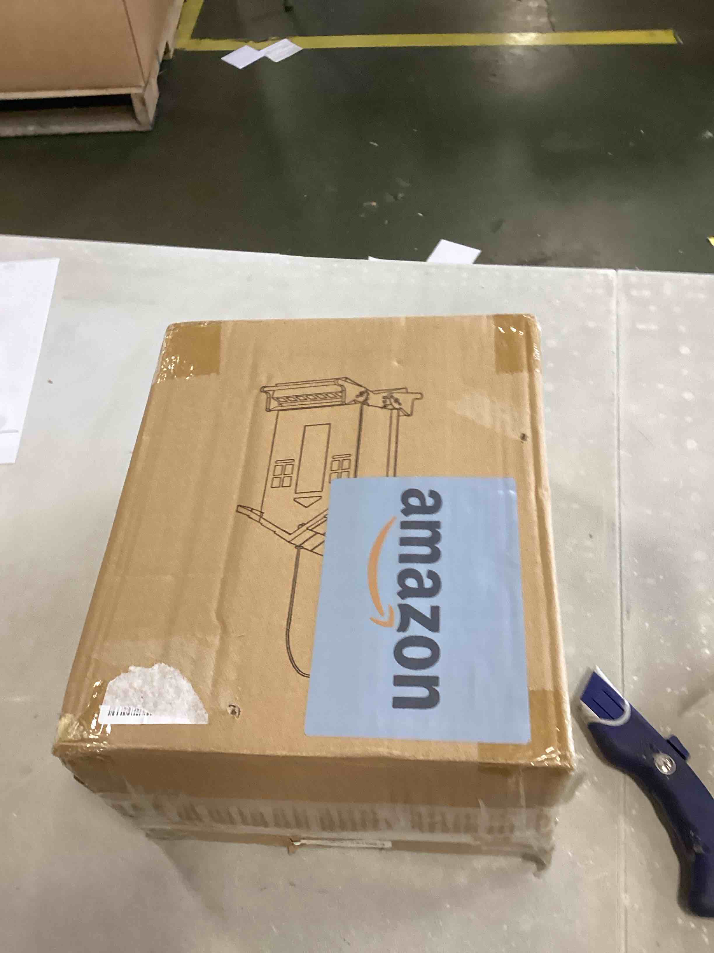 https://s3.amazonaws.com/lotting-images-prod/bidfta/RED6392115_1717695950948.jpeg