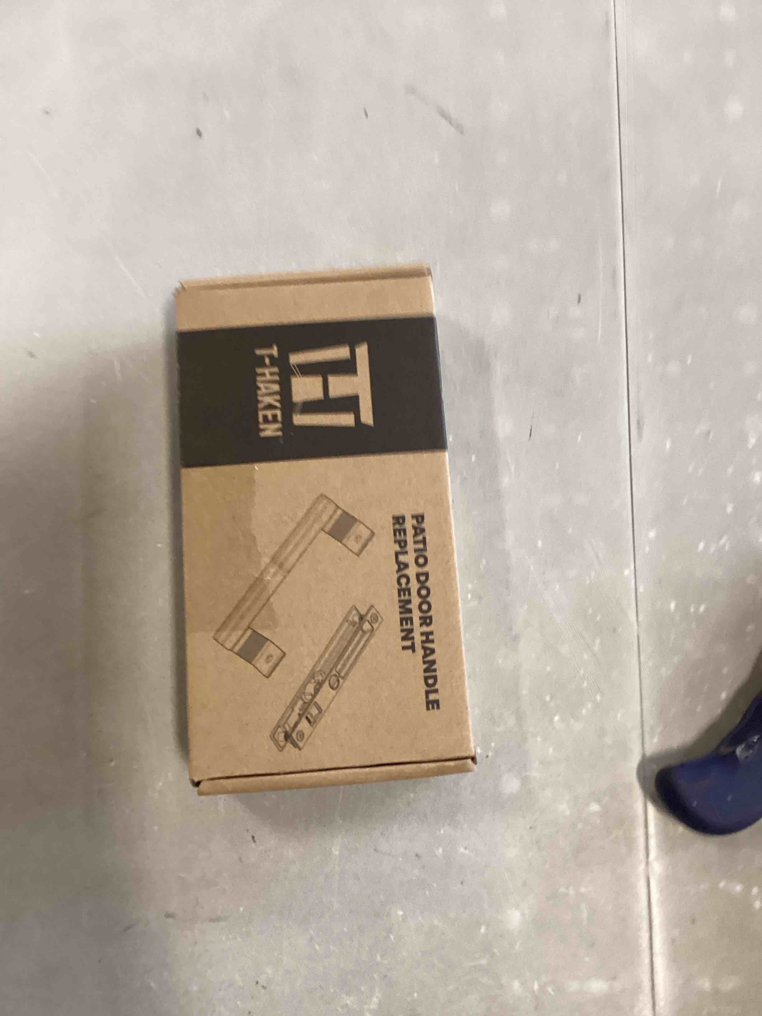 https://s3.amazonaws.com/lotting-images-prod/bidfta/RED6392118_1717696091988.jpeg