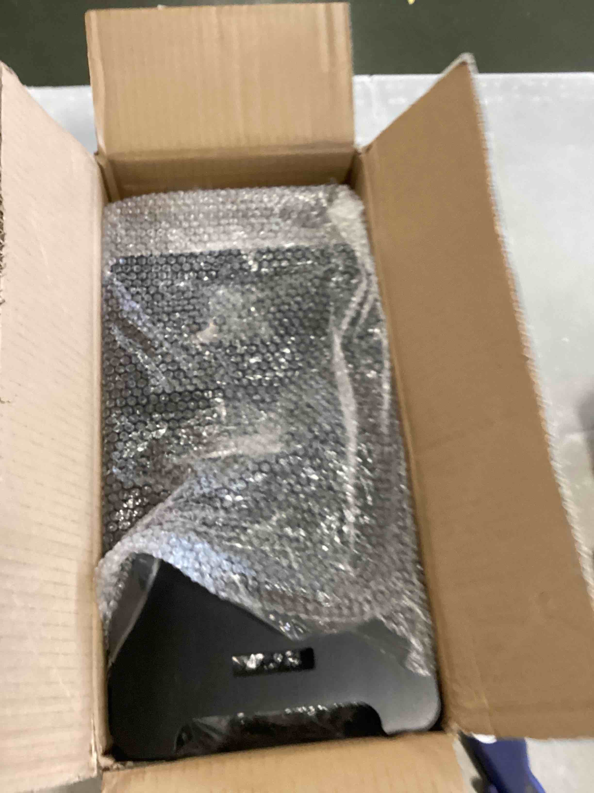 https://s3.amazonaws.com/lotting-images-prod/bidfta/RED6392133_1717698495936.jpeg