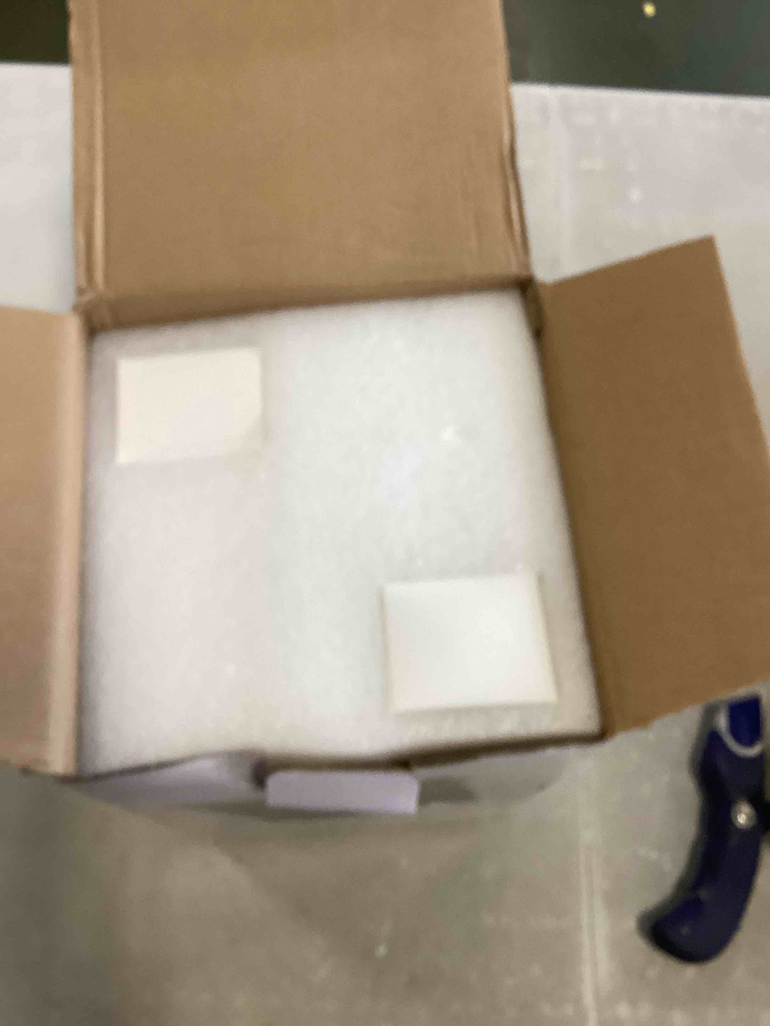 https://s3.amazonaws.com/lotting-images-prod/bidfta/RED6392140_1717699121929.jpeg