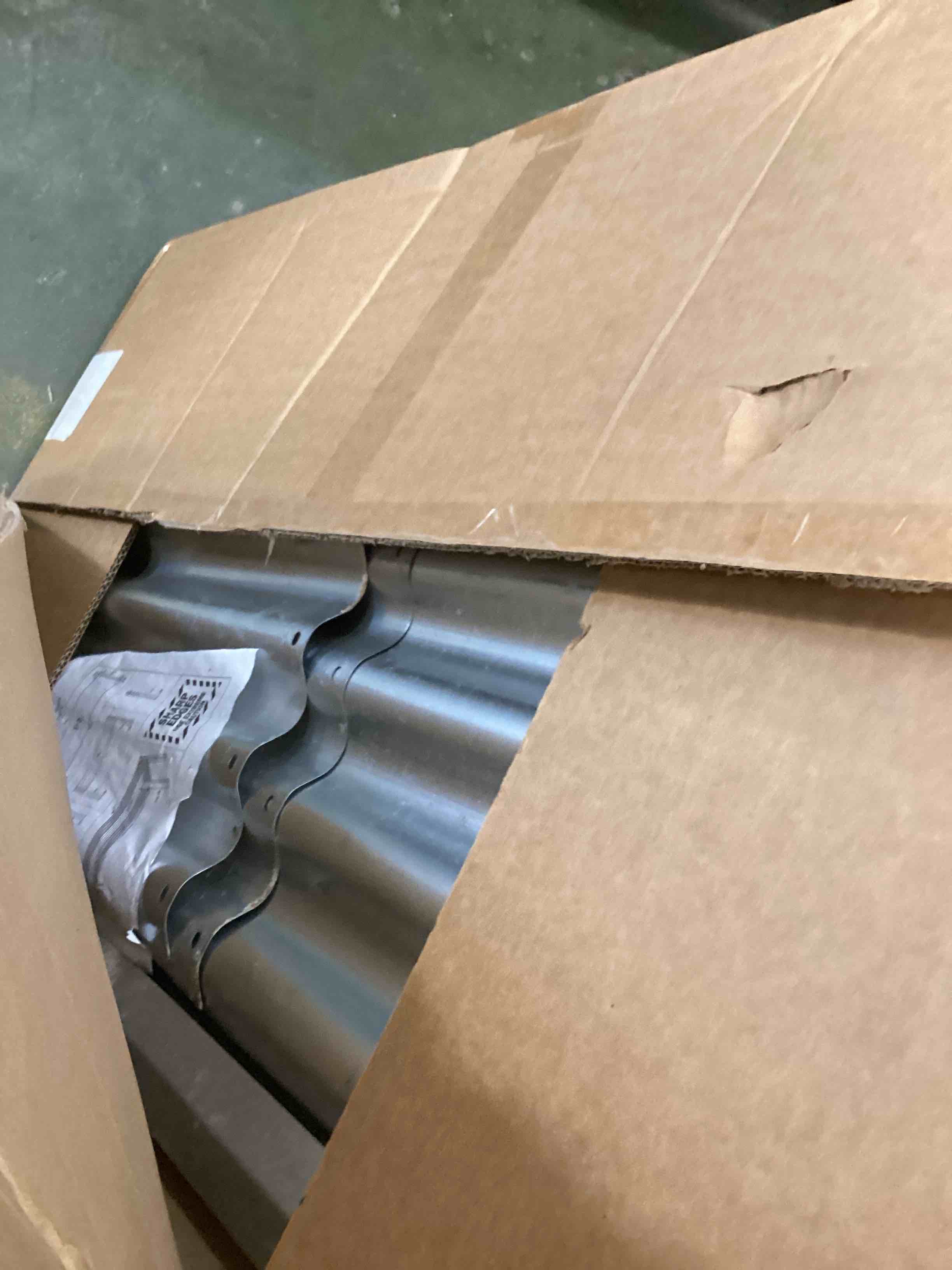 https://s3.amazonaws.com/lotting-images-prod/bidfta/RED6392791_1718194894545.jpeg
