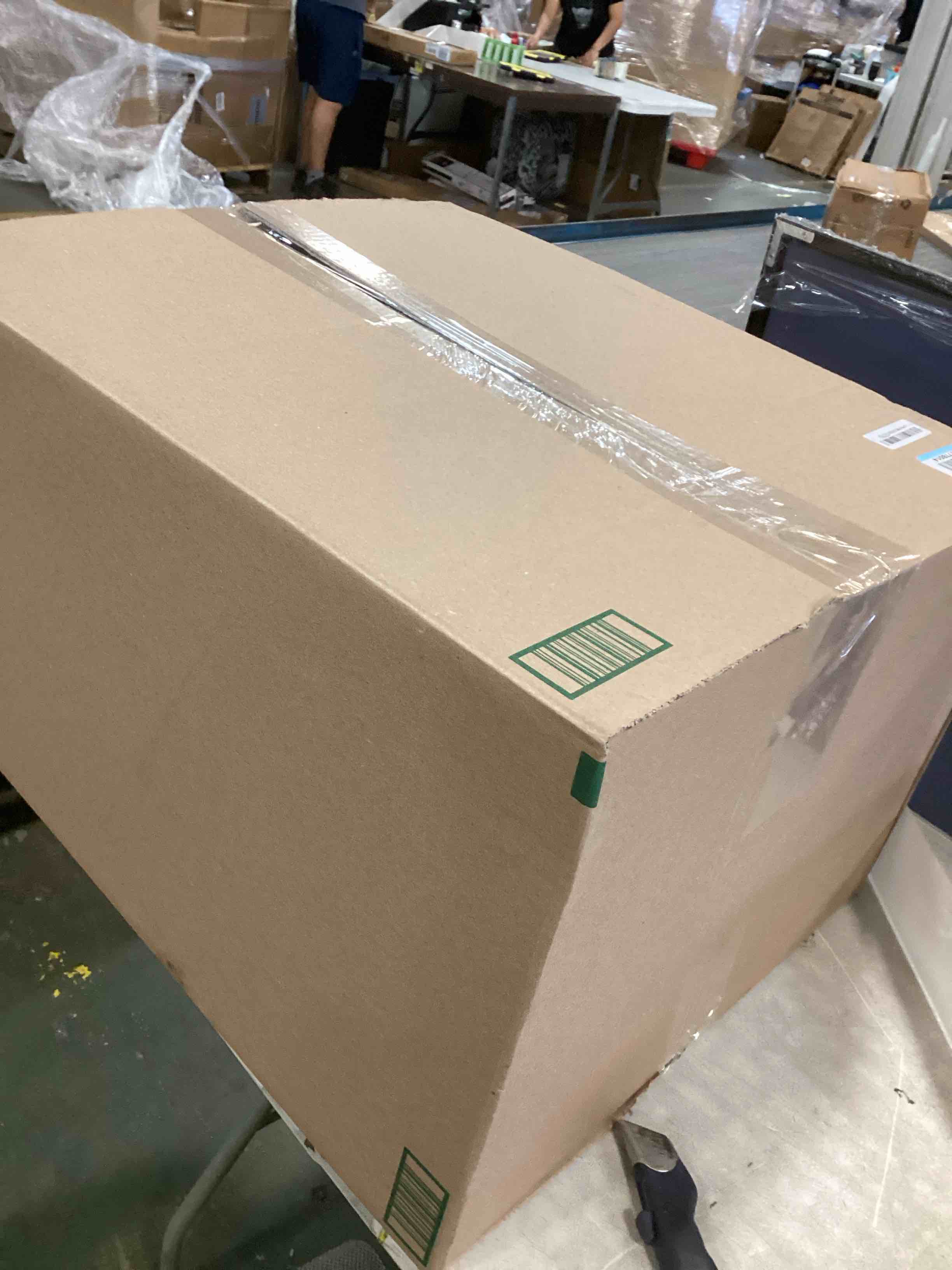 https://s3.amazonaws.com/lotting-images-prod/bidfta/RED6392901_1718205788502.jpeg