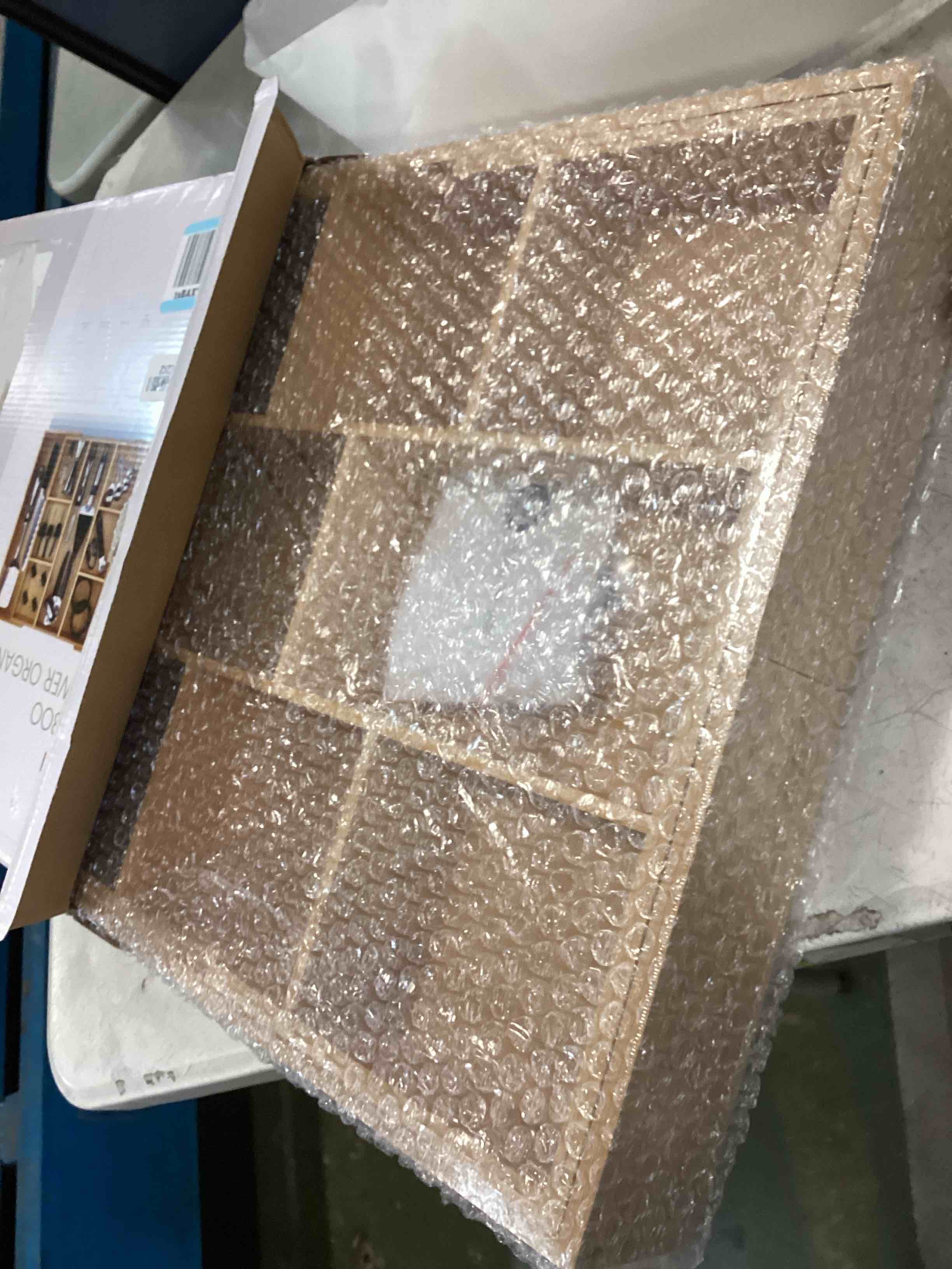 https://s3.amazonaws.com/lotting-images-prod/bidfta/RED6392907_1718206211019.jpeg