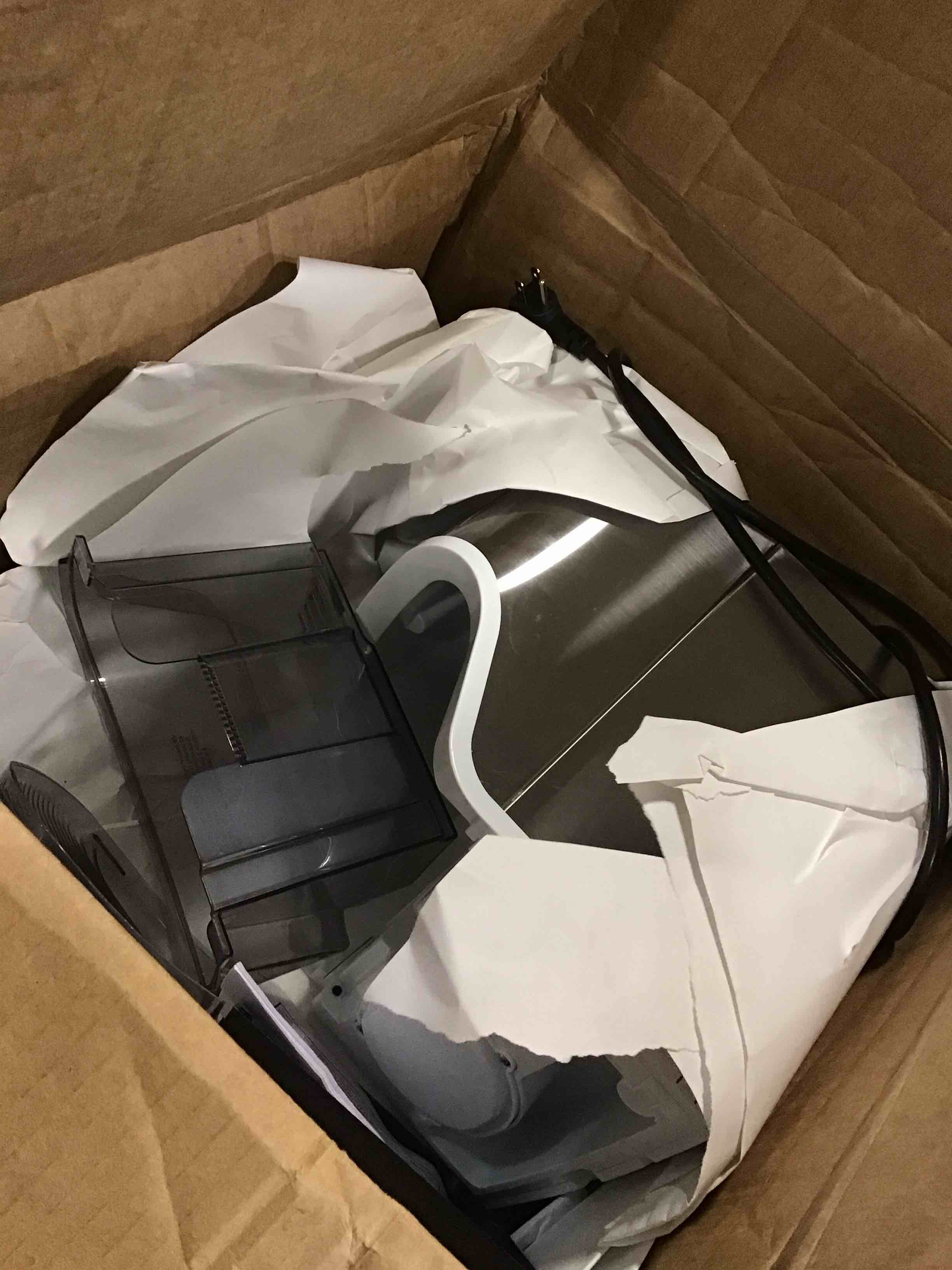 https://s3.amazonaws.com/lotting-images-prod/bidfta/RED6392923_1718208412367.jpeg